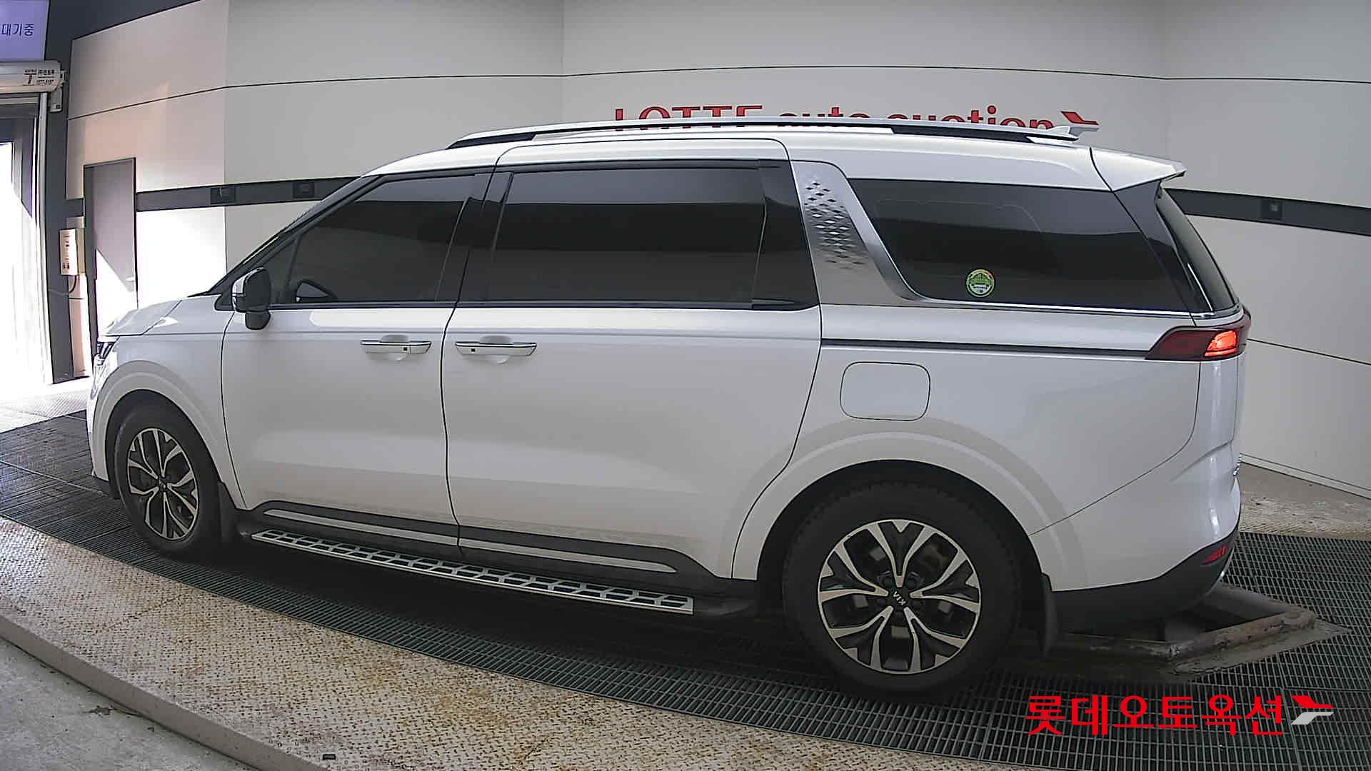 Kia Carnival id 3809985 из Кореи 11