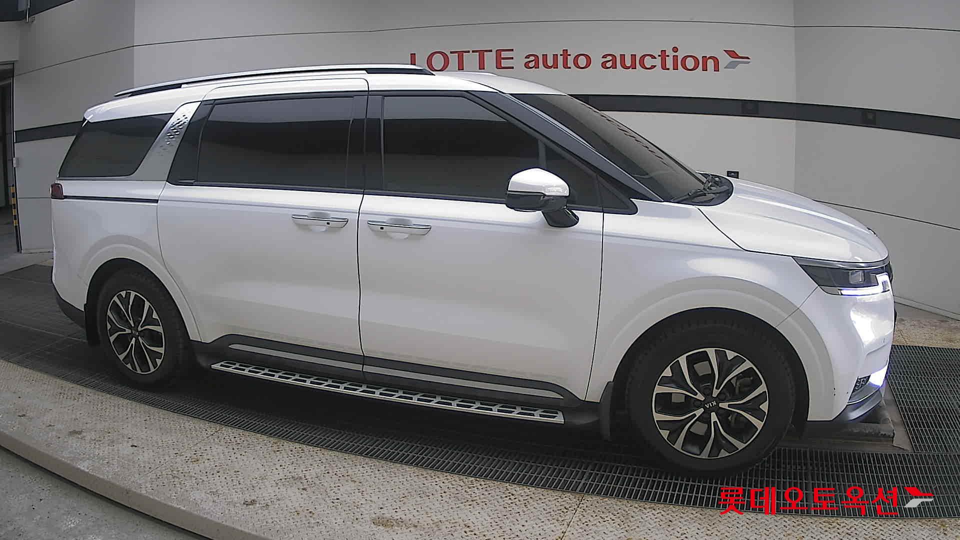 Kia Carnival id 3809985 из Кореи 17