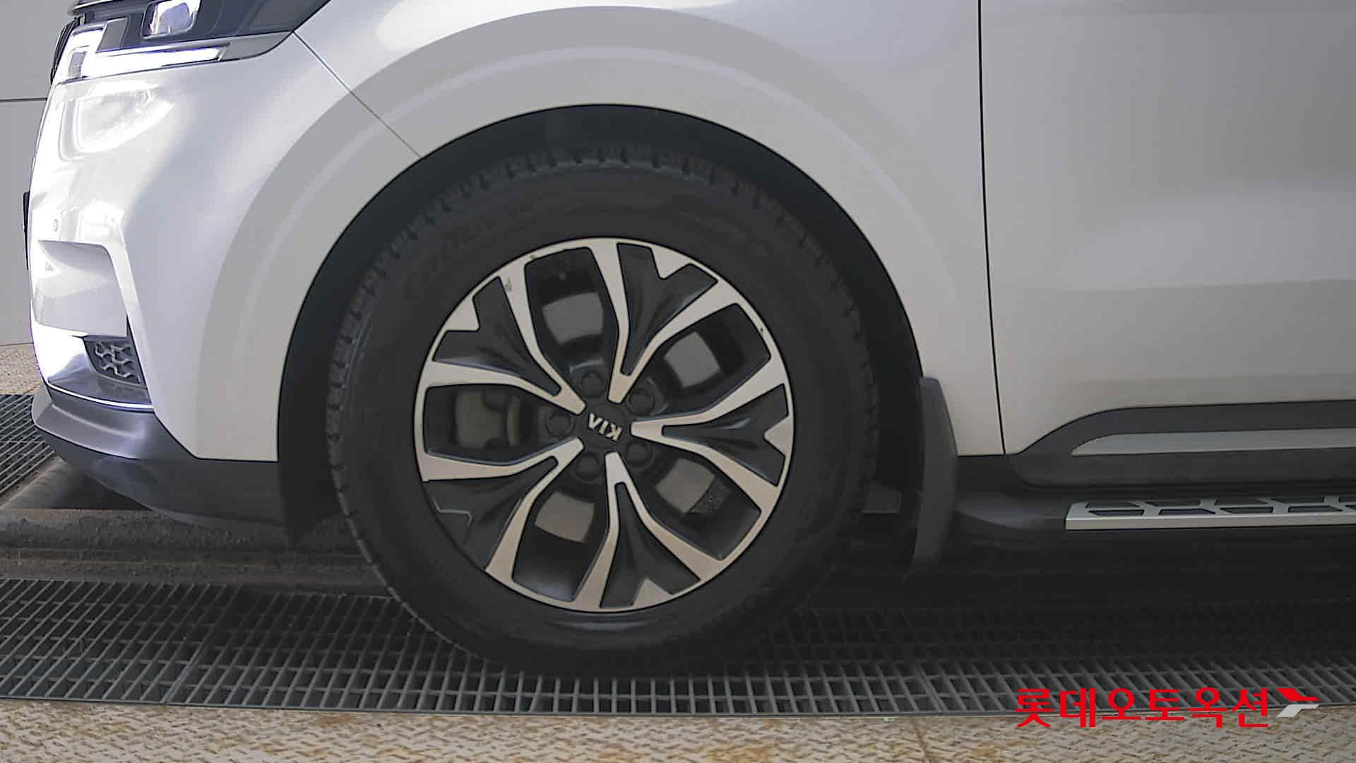 Kia Carnival id 3809985 из Кореи 21