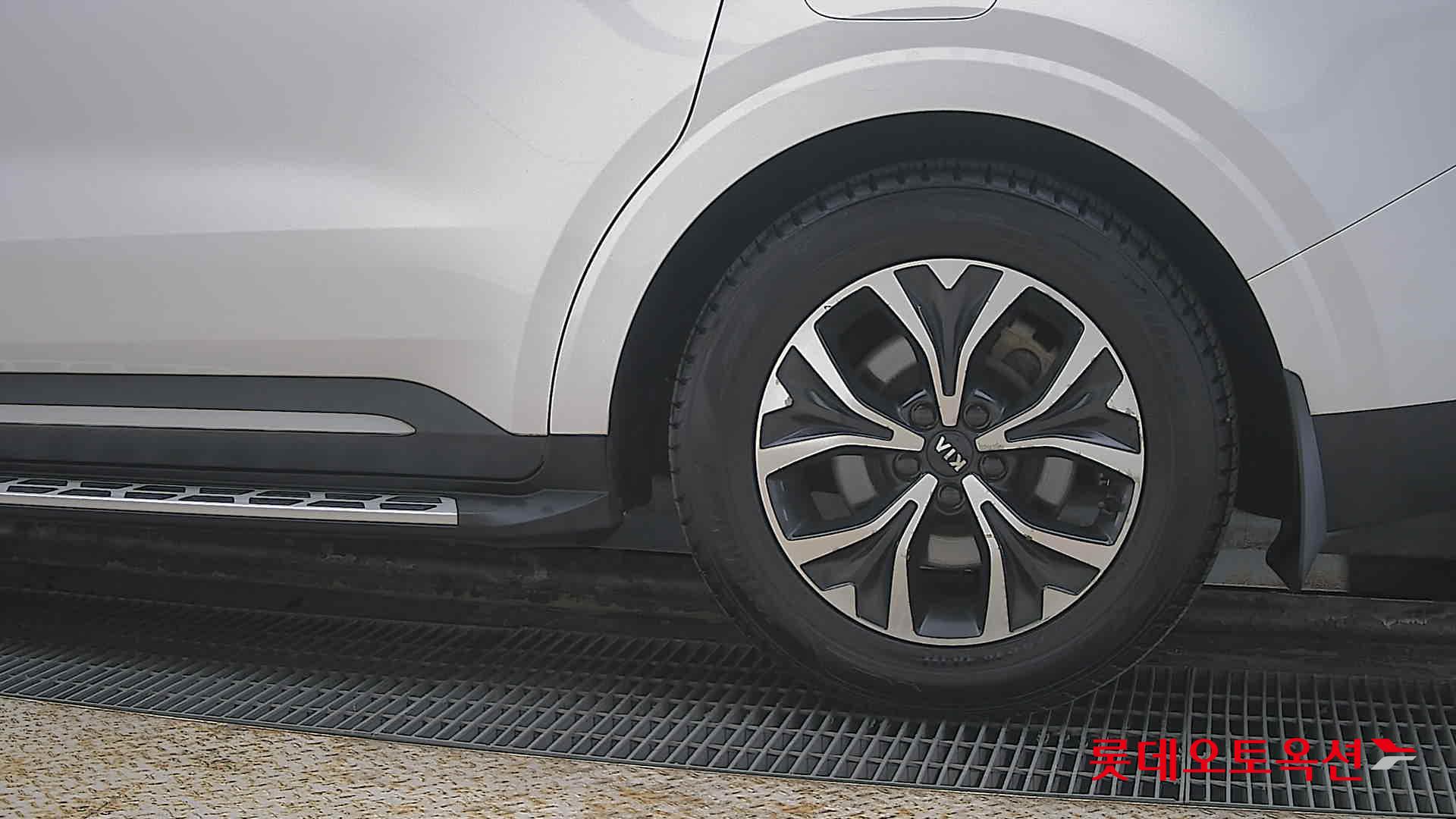 Kia Carnival id 3809985 из Кореи 22