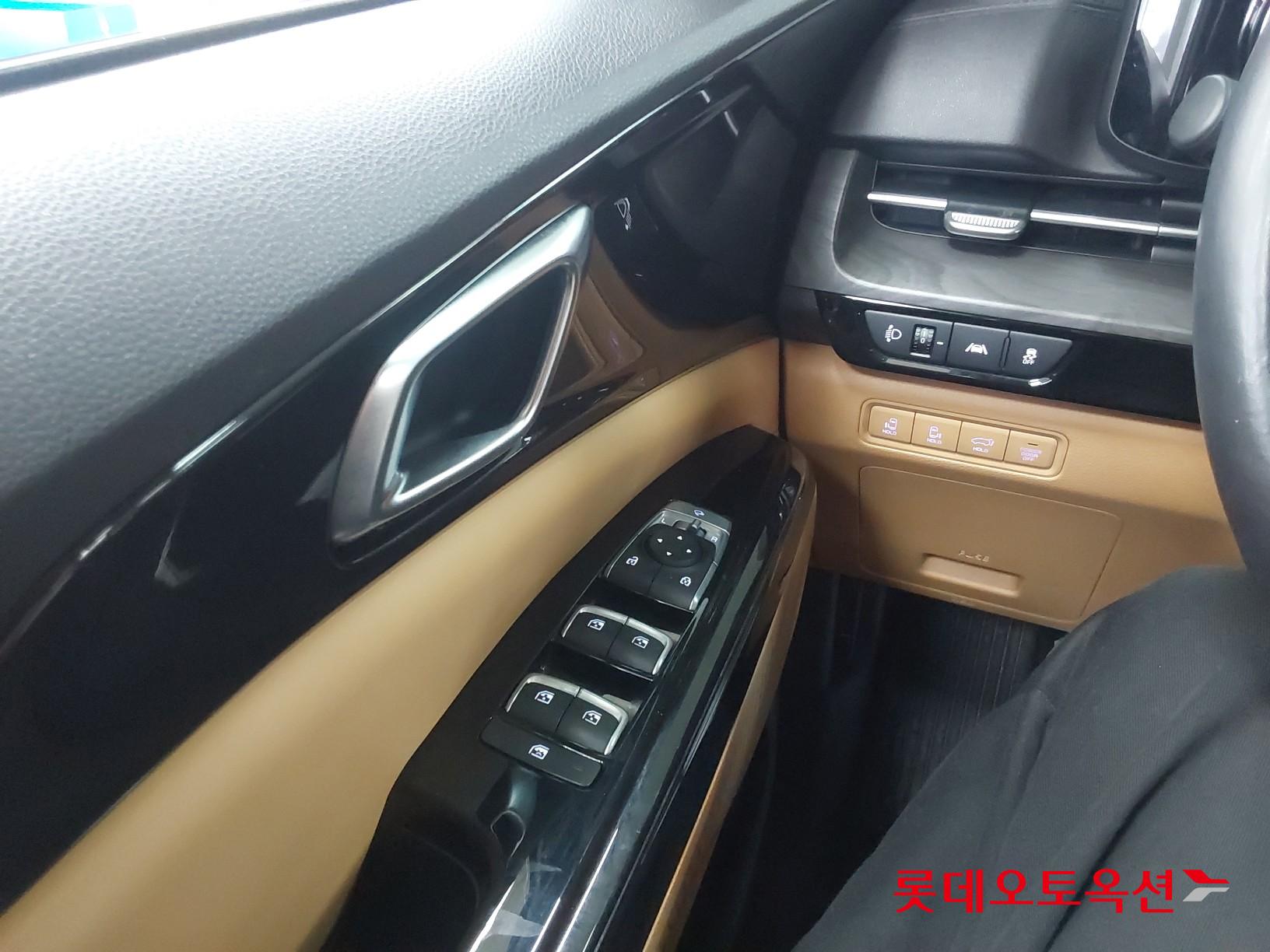 Kia Carnival id 3809985 из Кореи 28