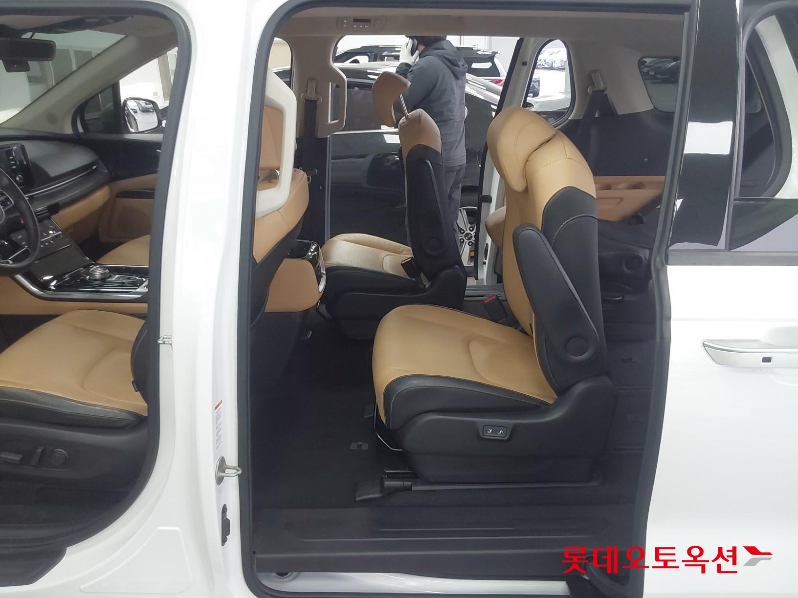 Kia Carnival id 3809985 из Кореи 36