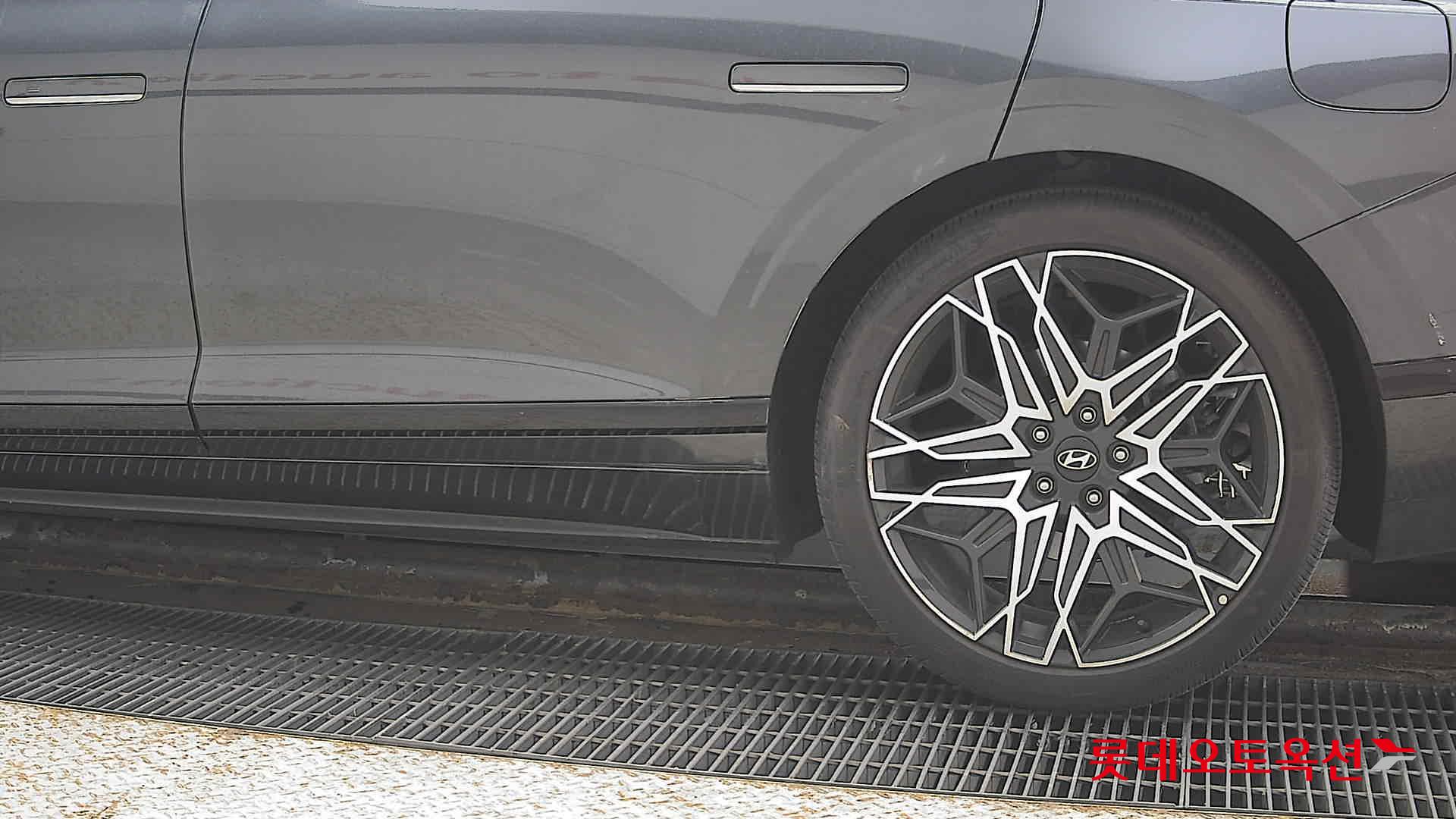 Hyundai Grandeur Hybrid id 3837080 из Кореи 22