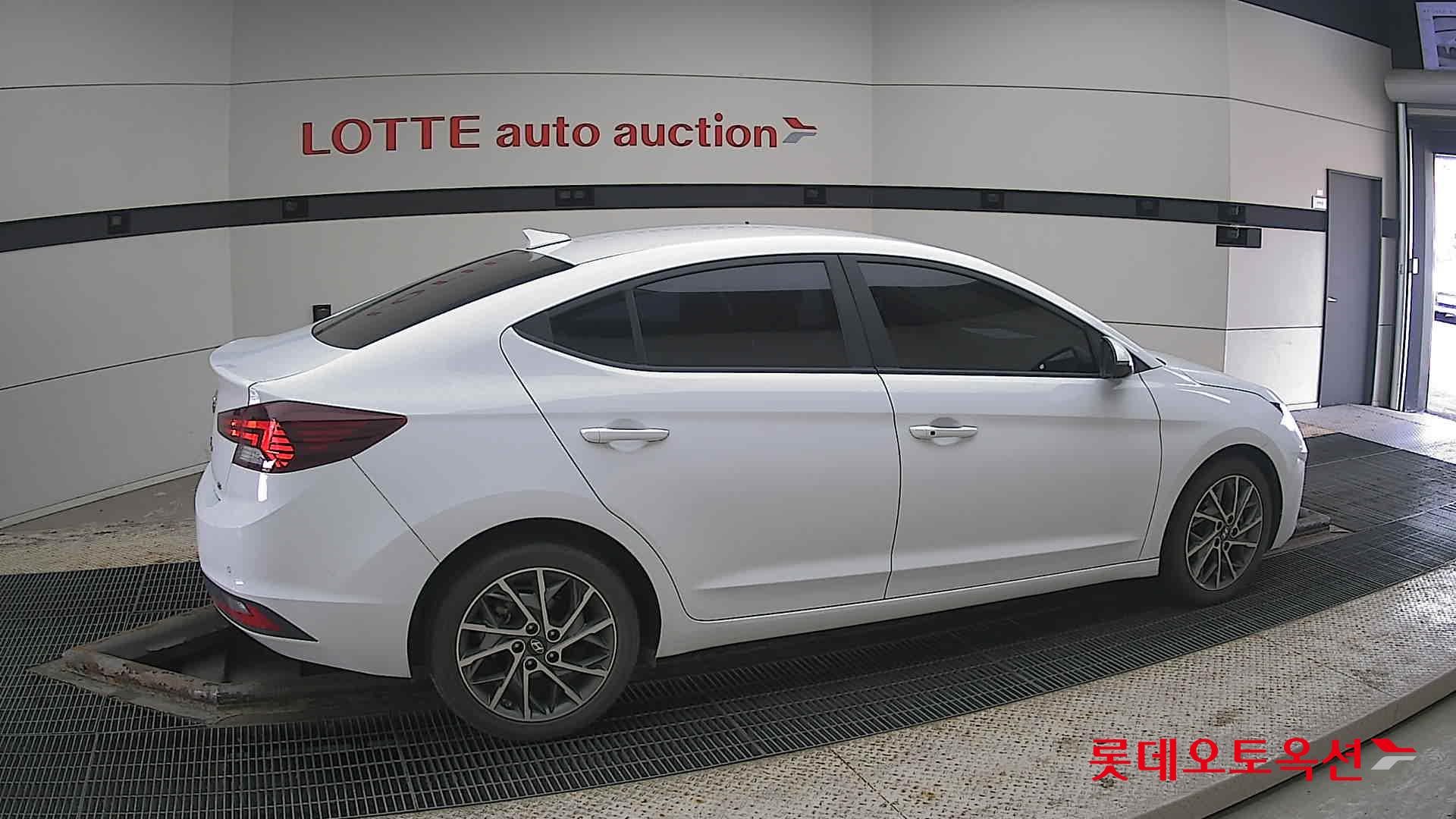 Hyundai Avante id 3822867 из Кореи 18