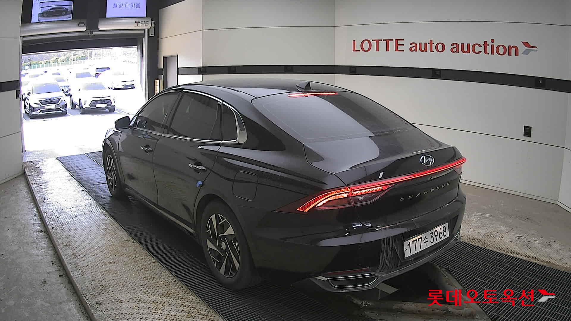 Hyundai Grandeur Hybrid 2022 Черный из Кореи, фото 6