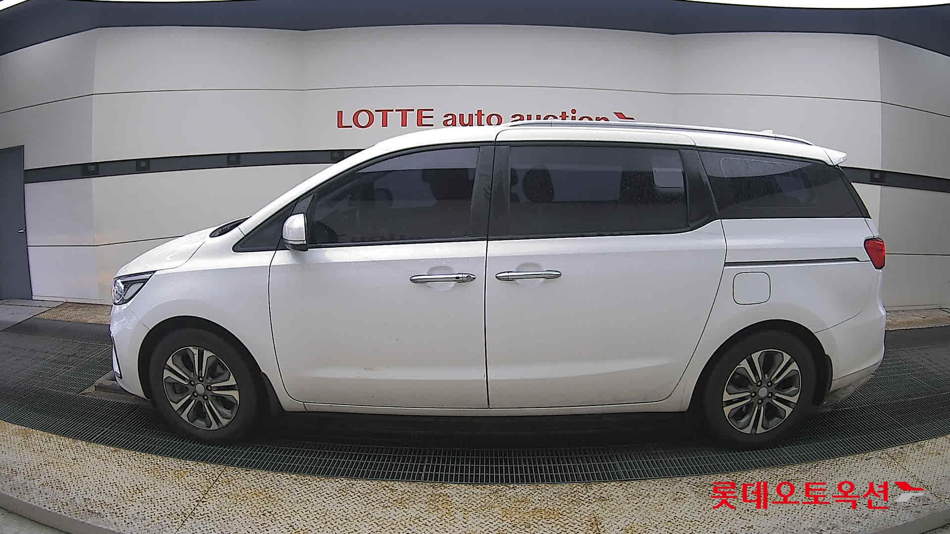 Kia Carnival id 3809924 из Кореи 7