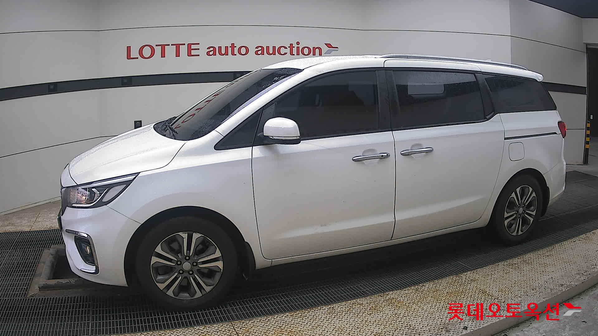 Kia Carnival id 3809924 из Кореи 12