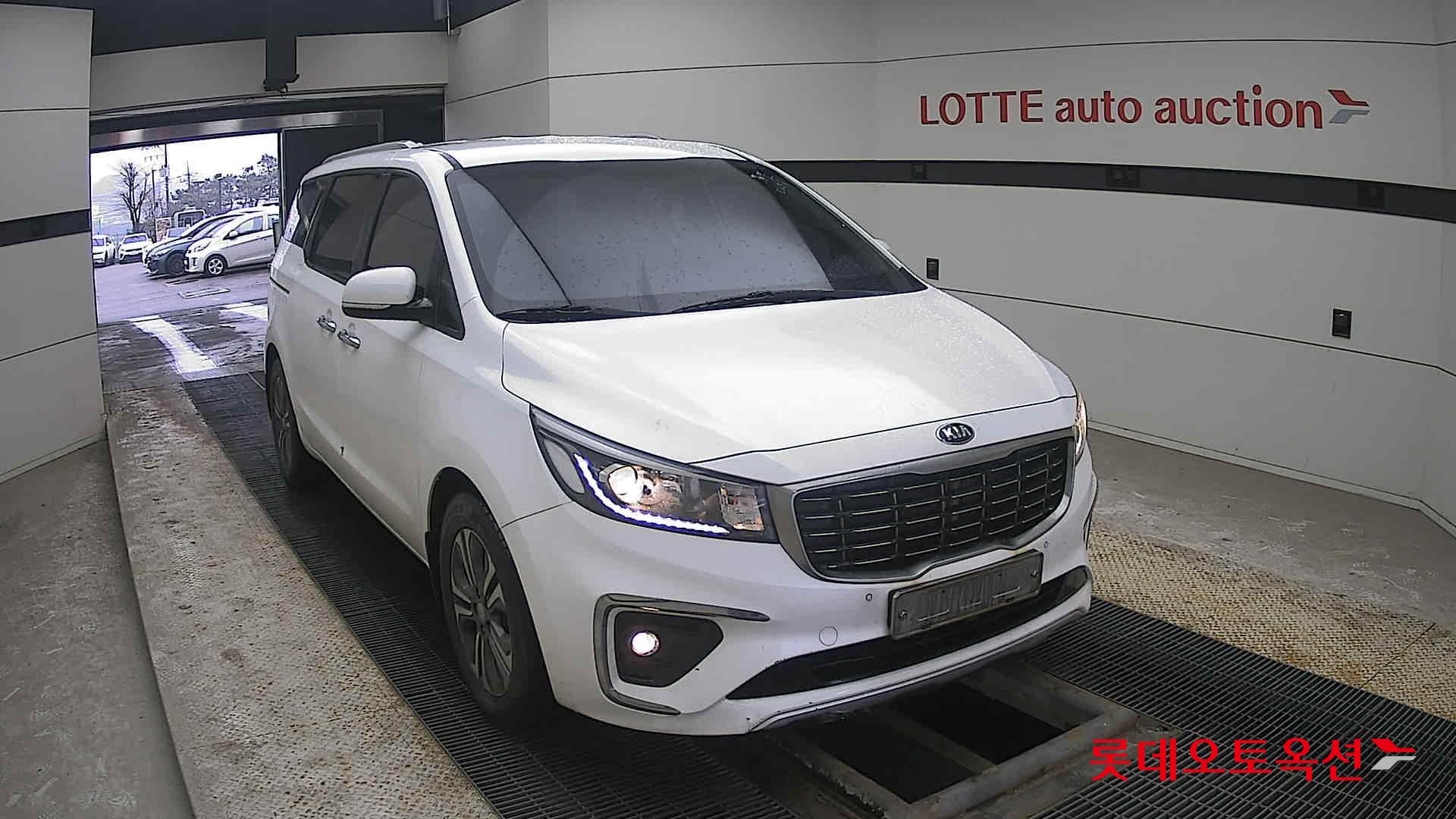 Kia Carnival id 3809924 из Кореи 15