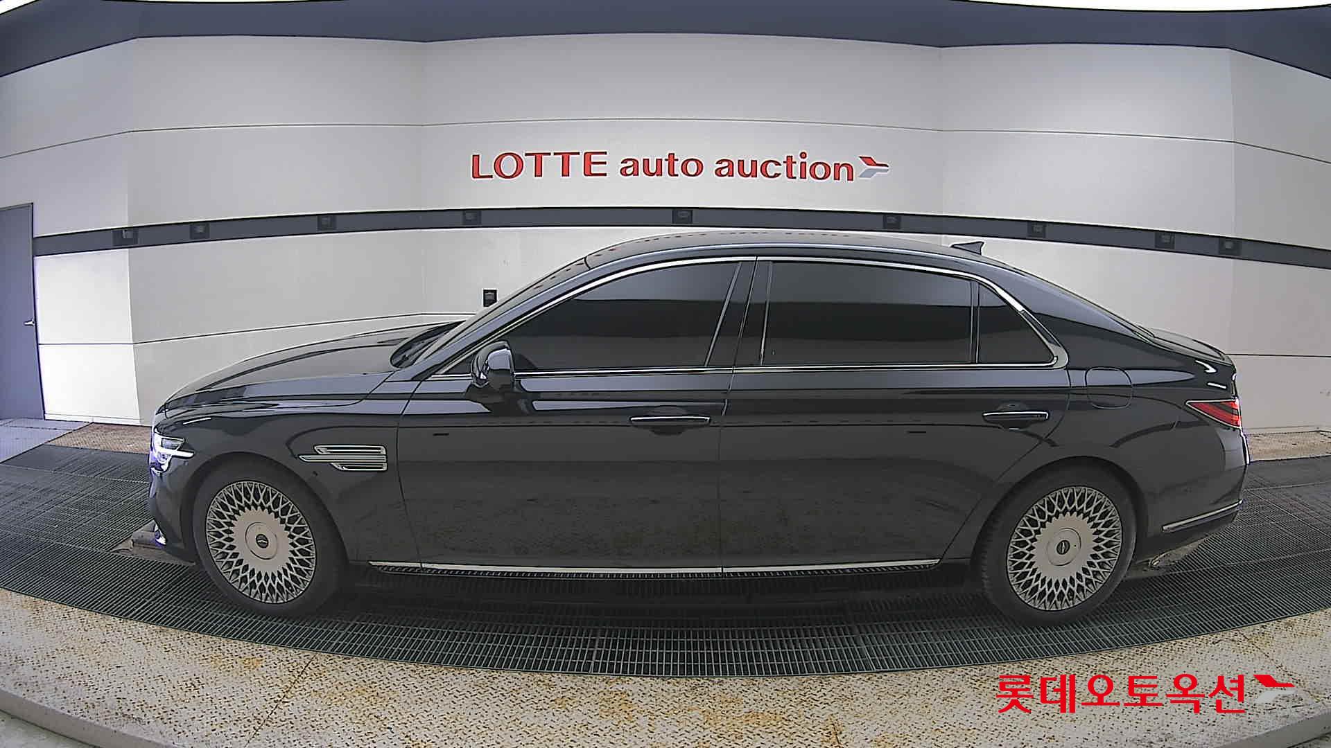 Genesis G90 - 13