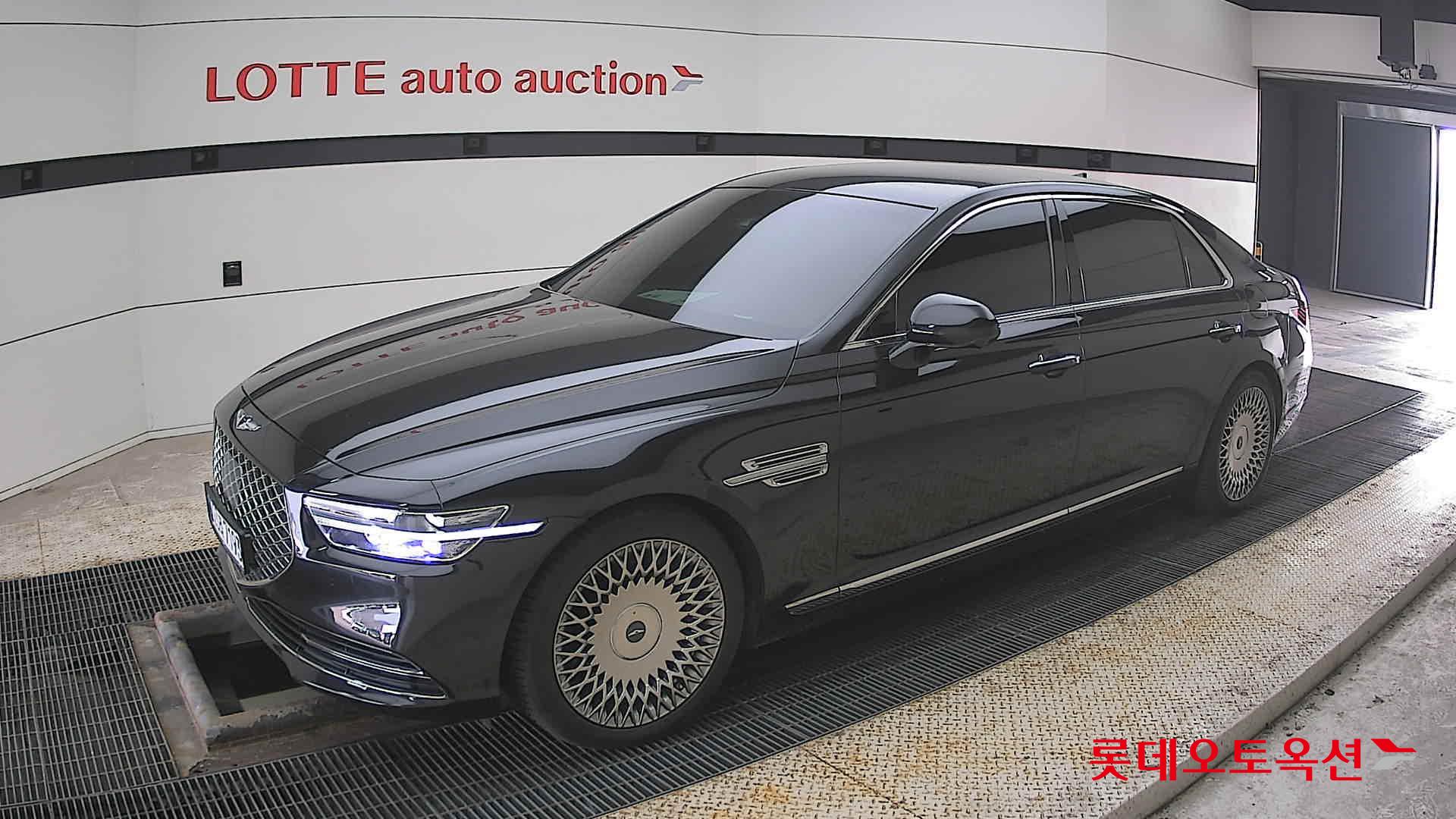 Genesis G90 - 11