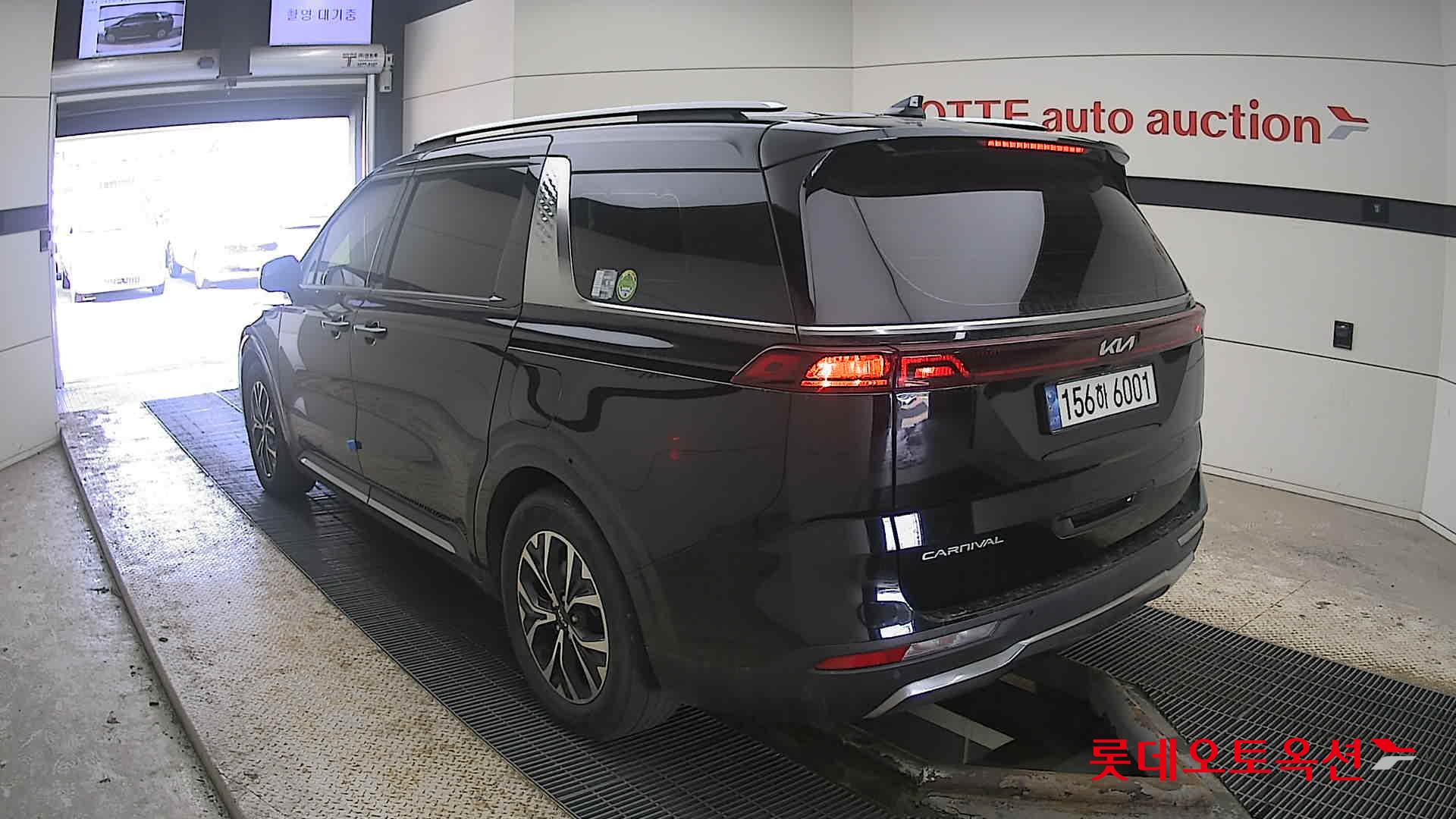 Kia Carnival 2022 Черный из Кореи, фото 6