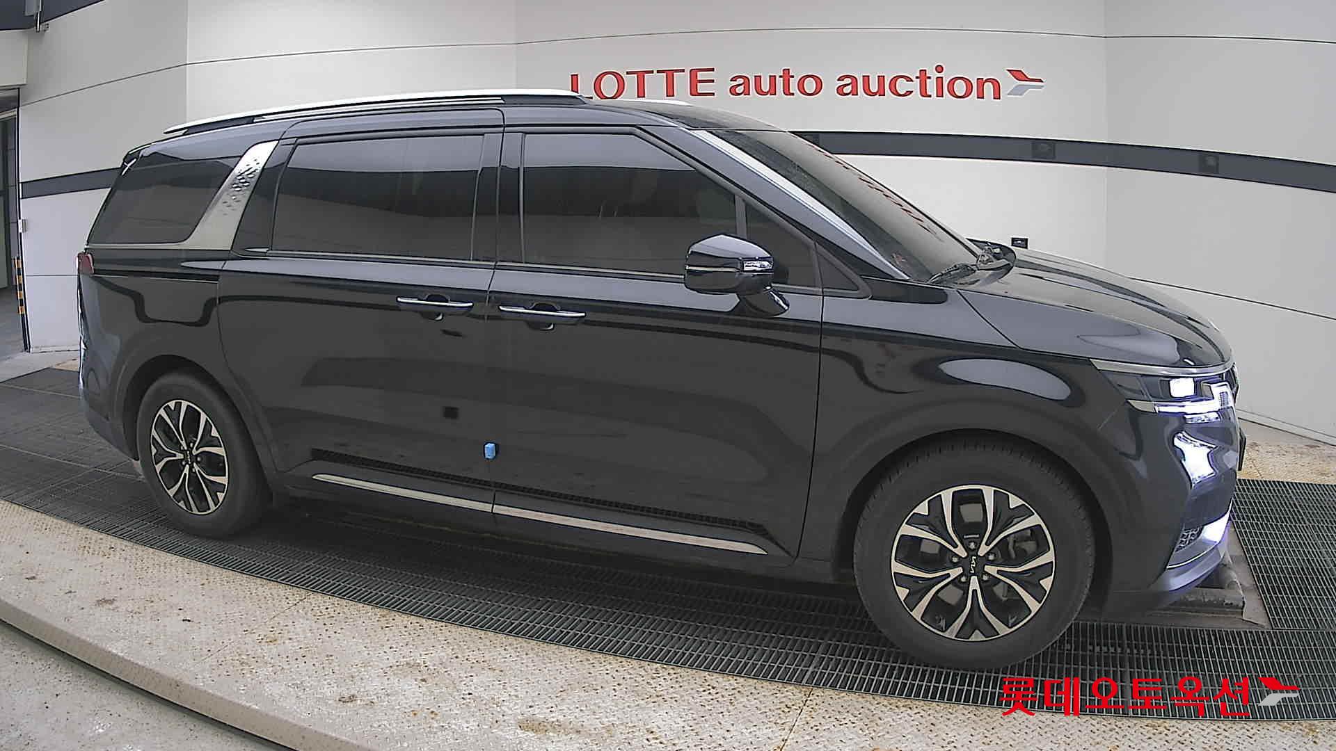 Kia Carnival id 3803783 из Кореи 17