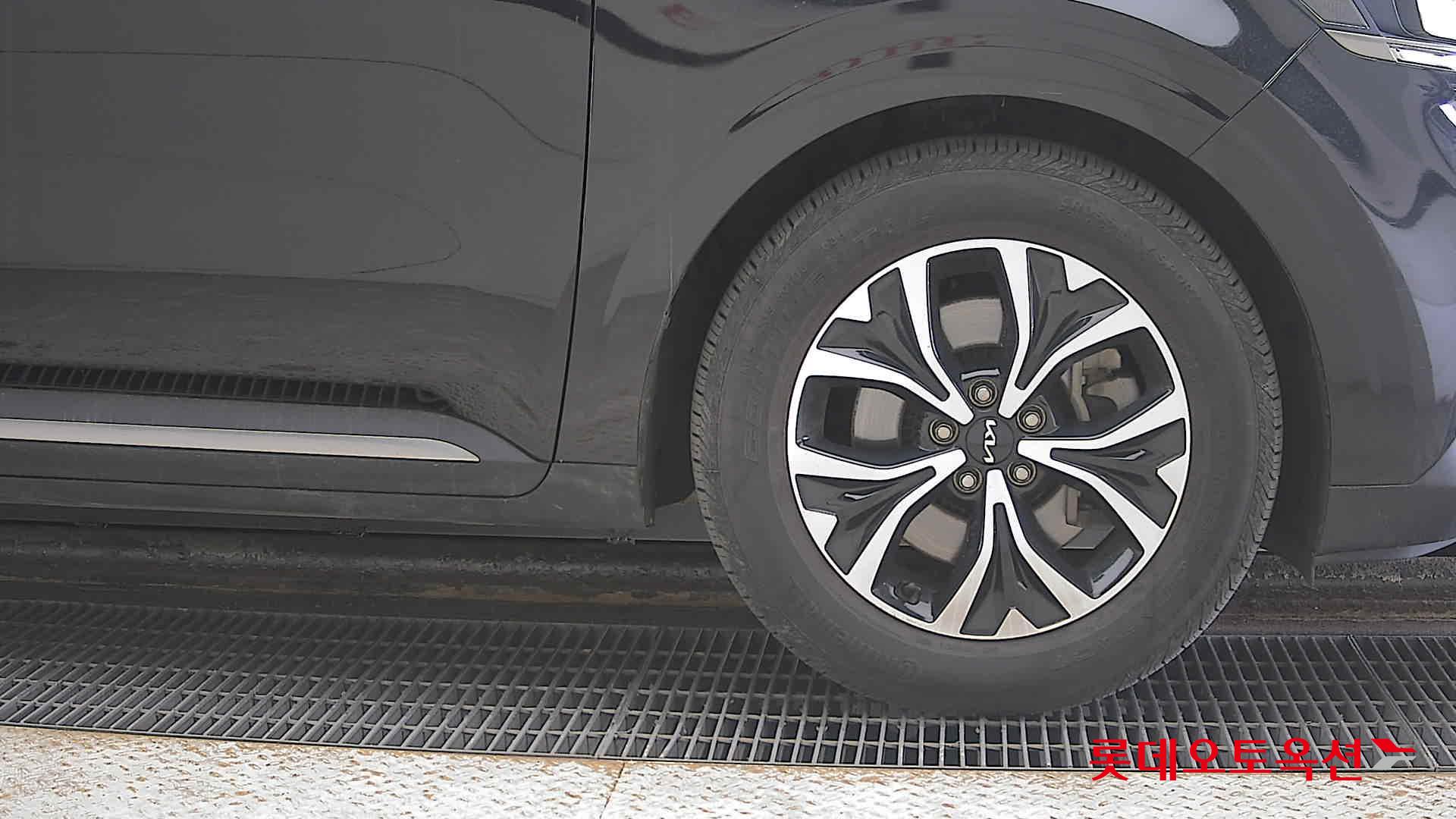 Kia Carnival id 3803783 из Кореи 23