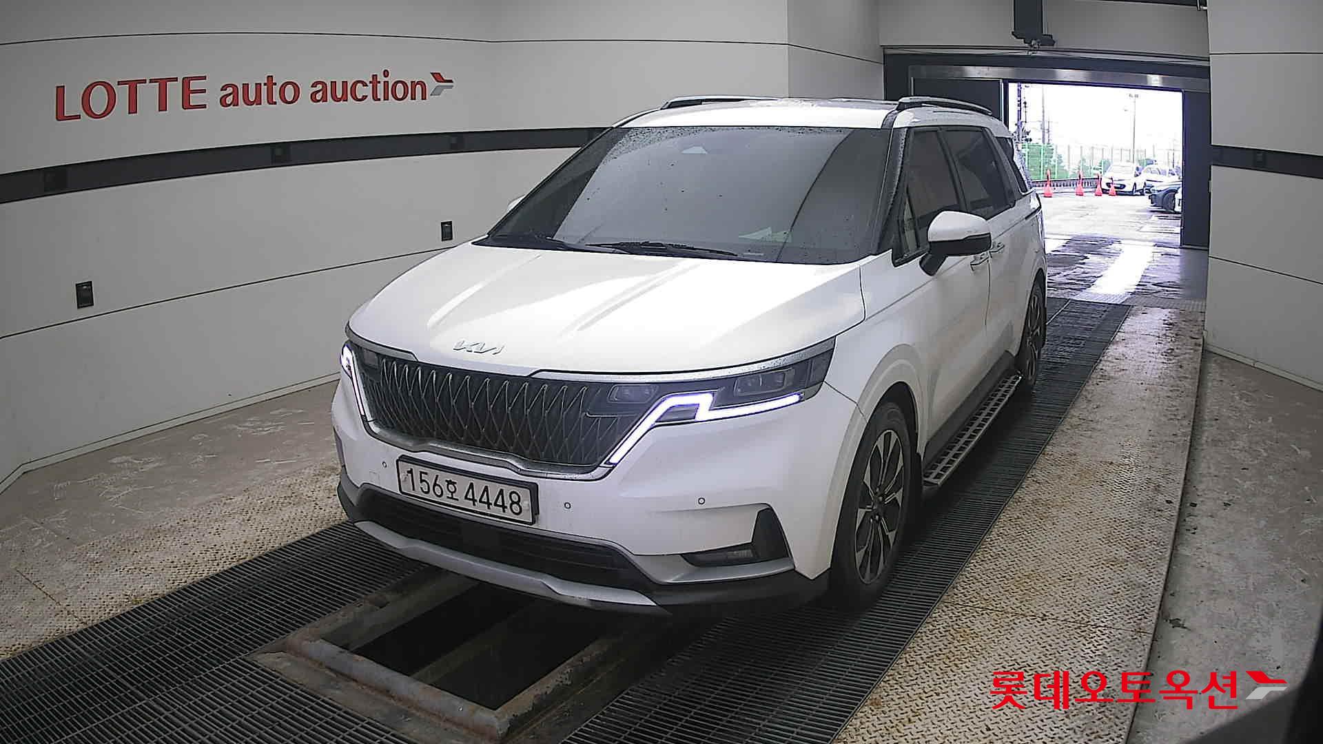 Kia Carnival 2023 Белый из Кореи