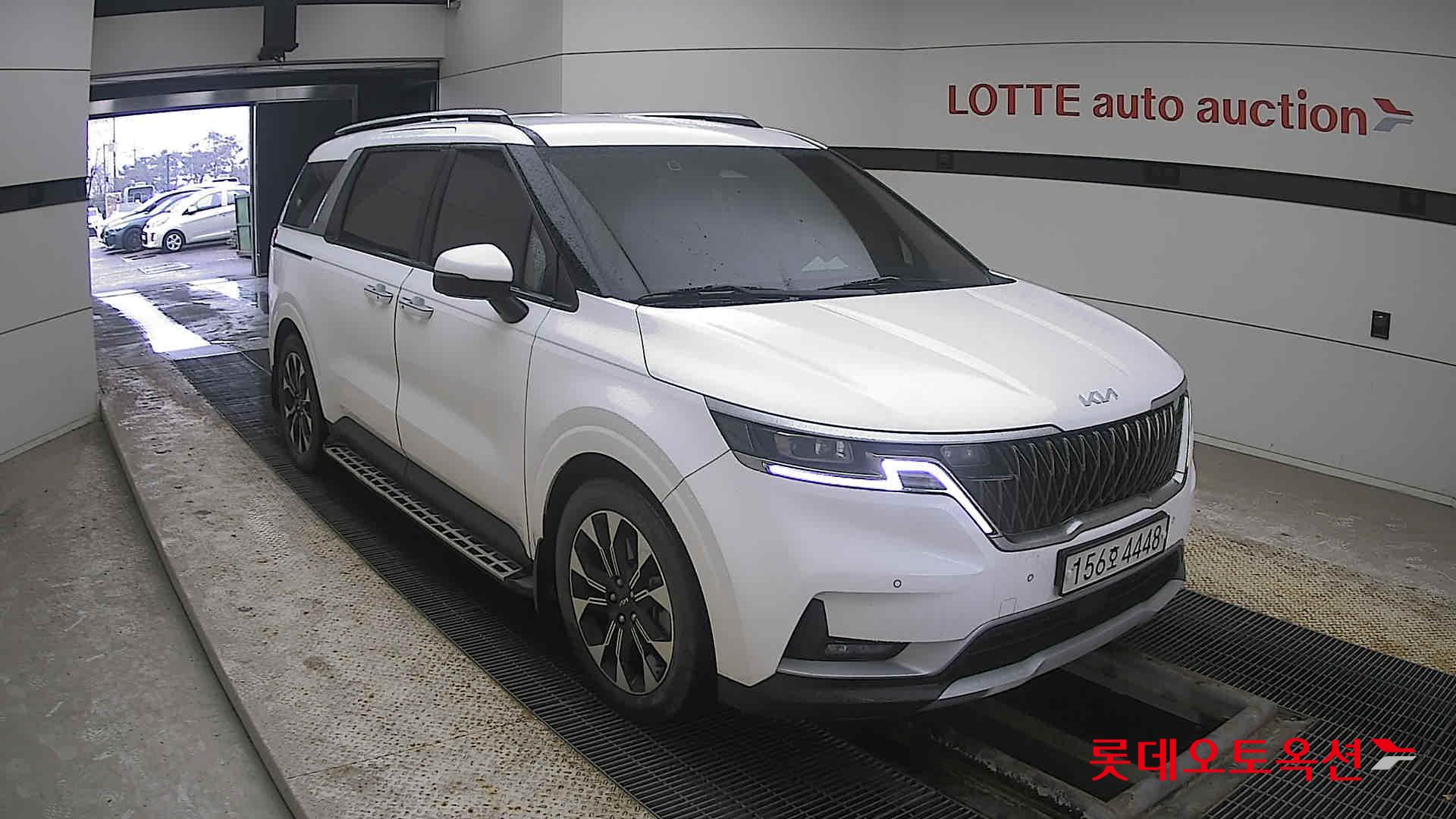 Kia Carnival 2023 Белый из Кореи, фото 2