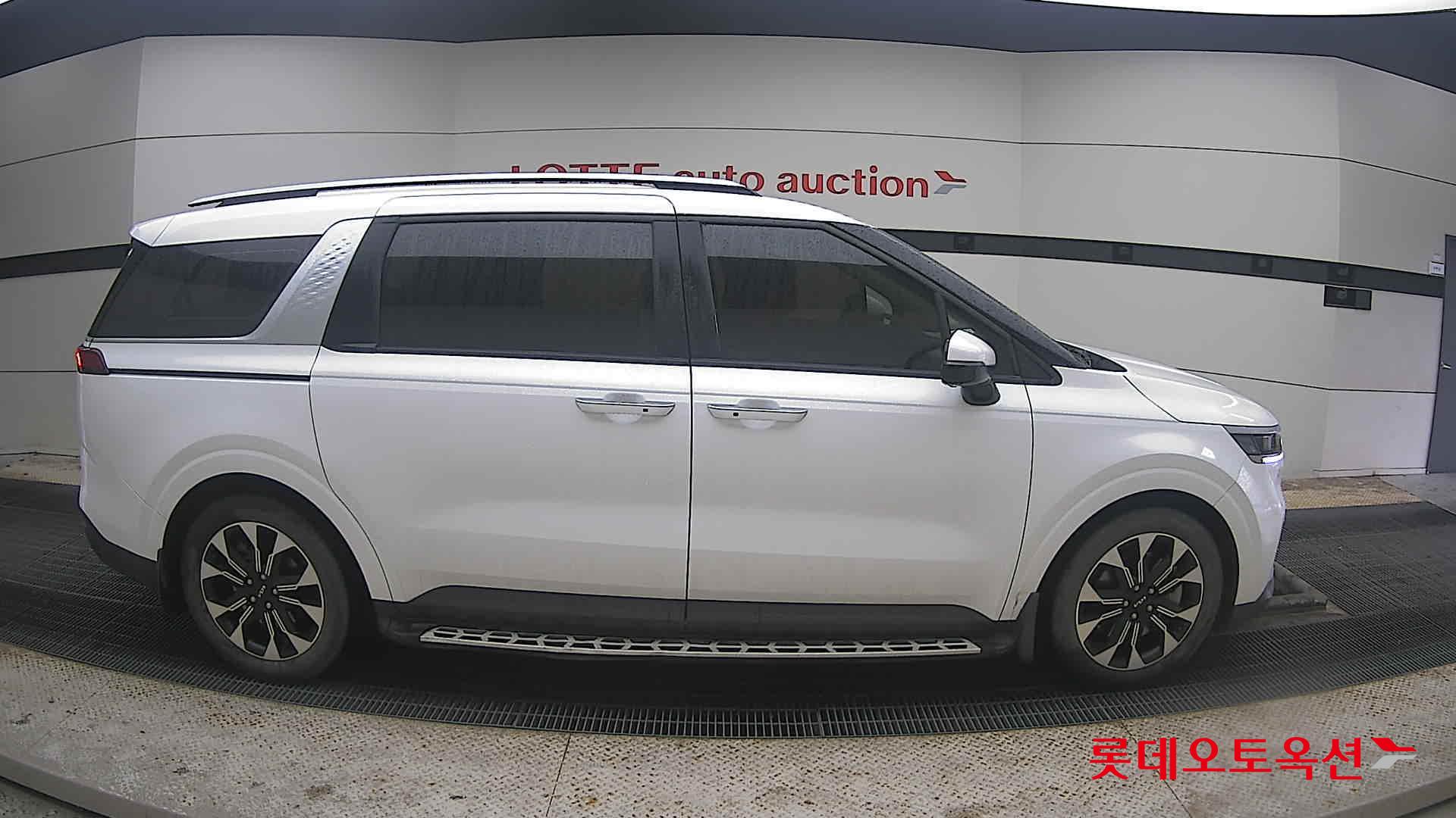 Kia Carnival 2023 Белый из Кореи, фото 3