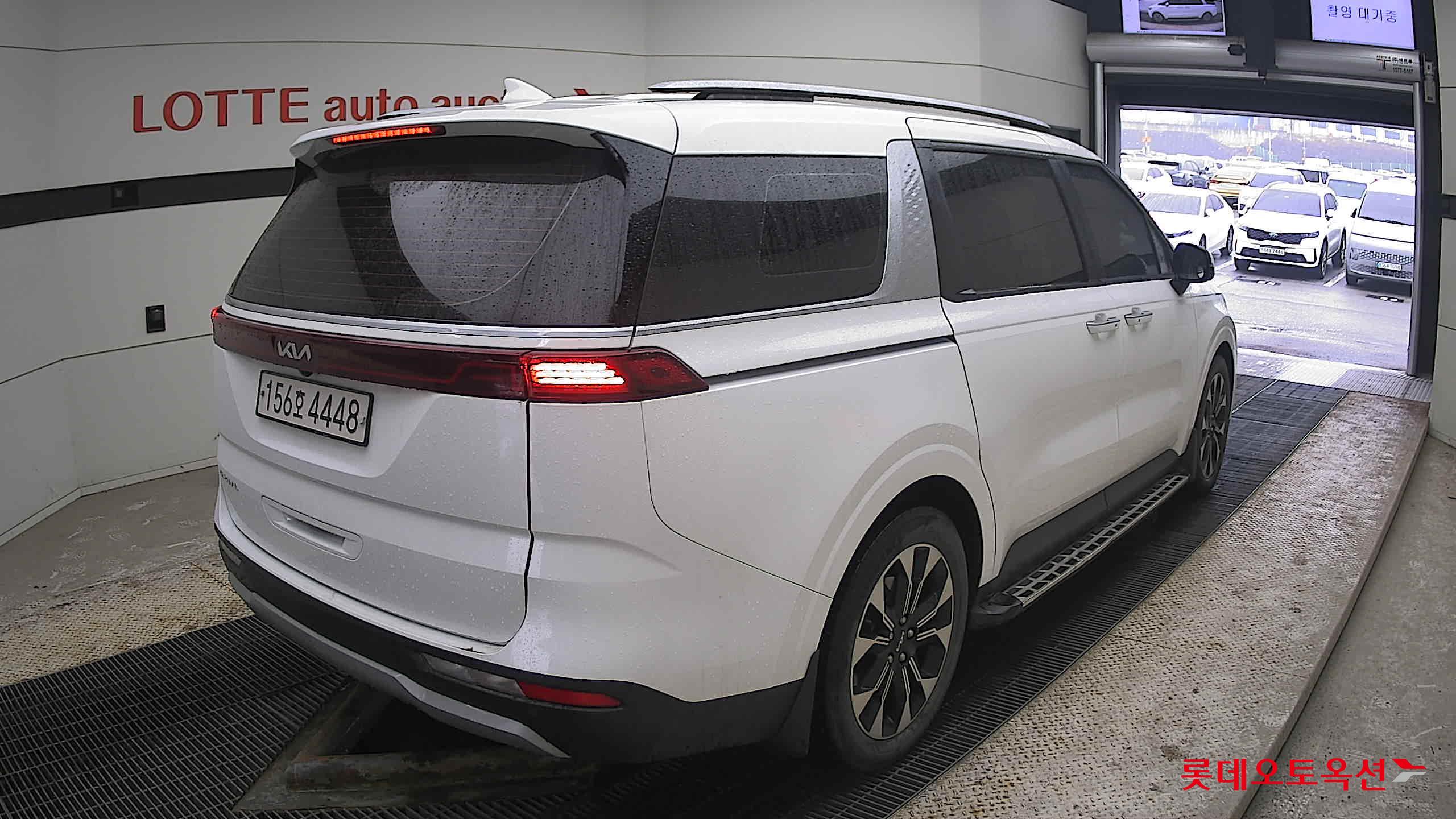 Kia Carnival 2023 Белый из Кореи, фото 4