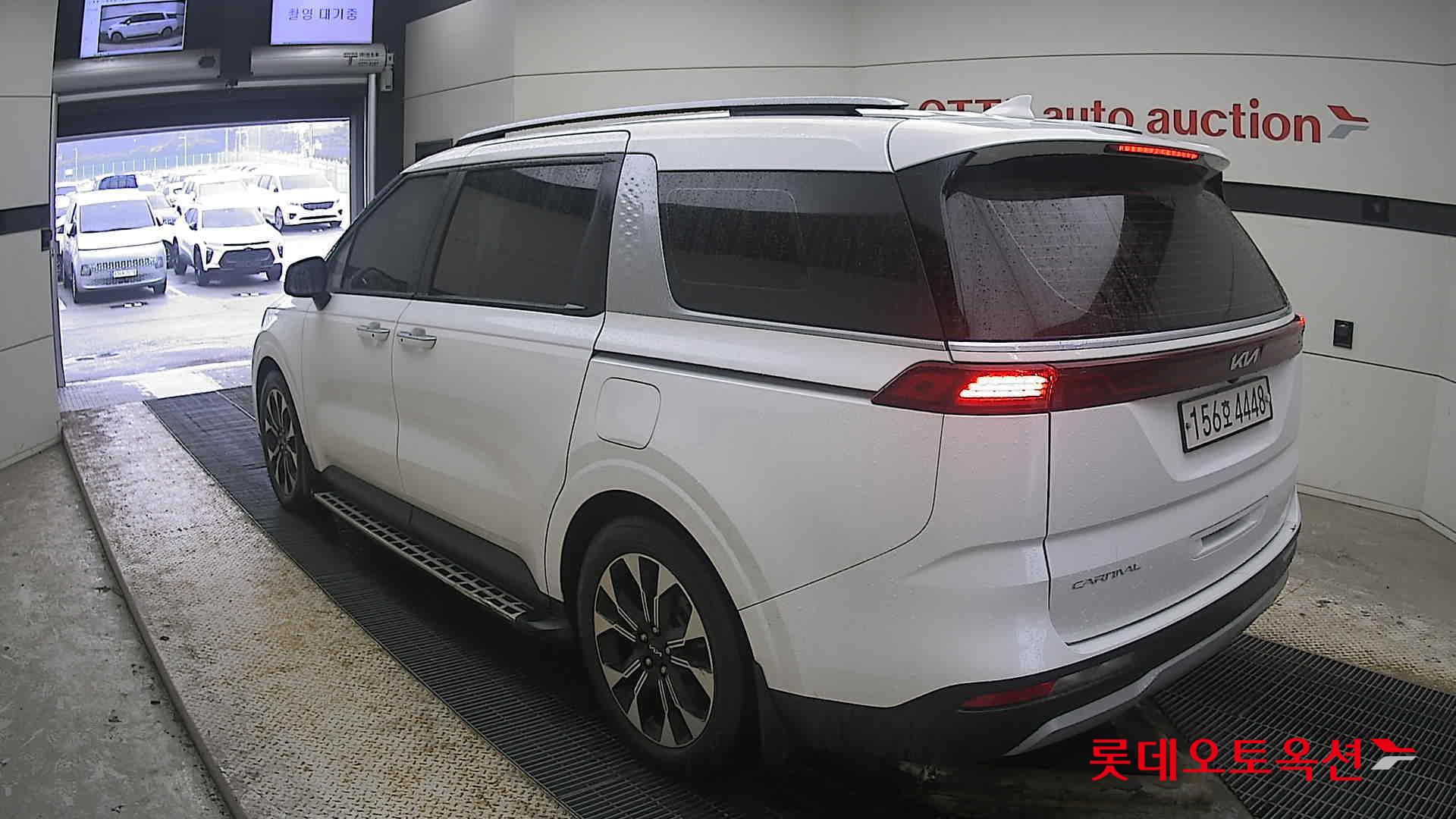 Kia Carnival 2023 Белый из Кореи, фото 6