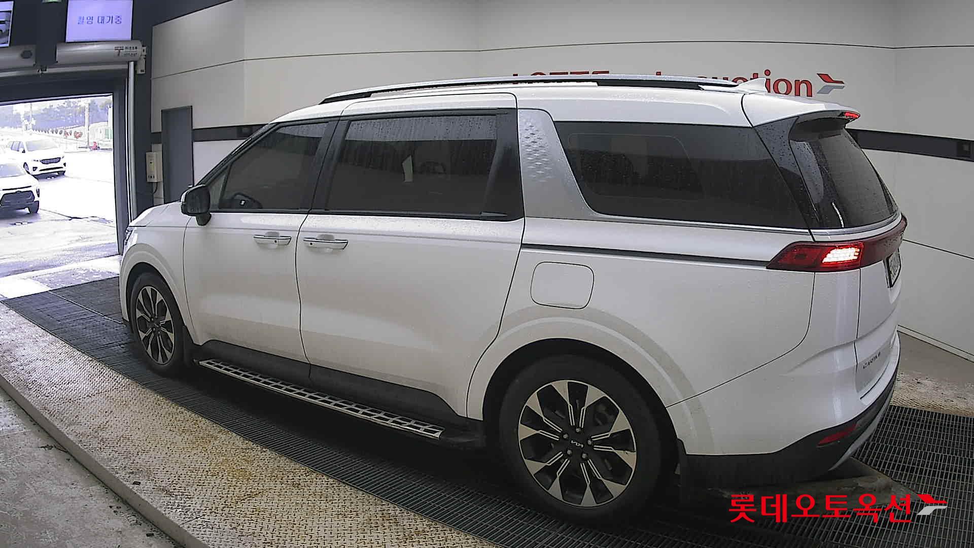 Kia Carnival id 3809954 из Кореи 10