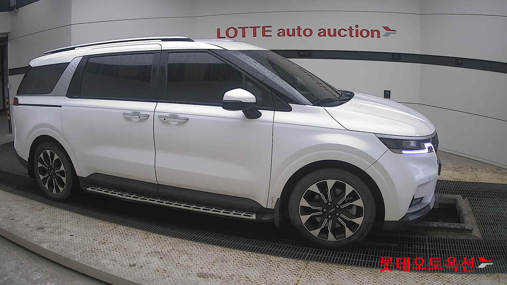 Kia Carnival id 3809954 из Кореи 17