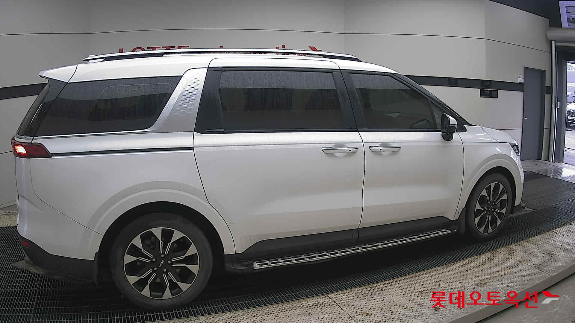 Kia Carnival id 3809954 из Кореи 18