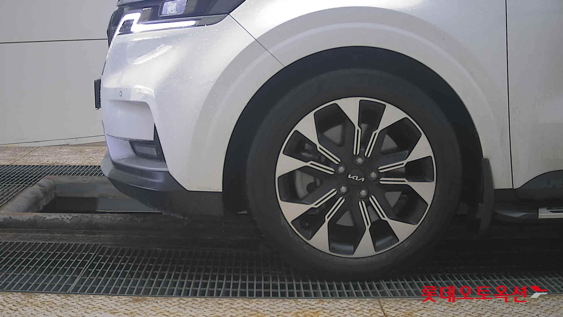 Kia Carnival id 3809954 из Кореи 21