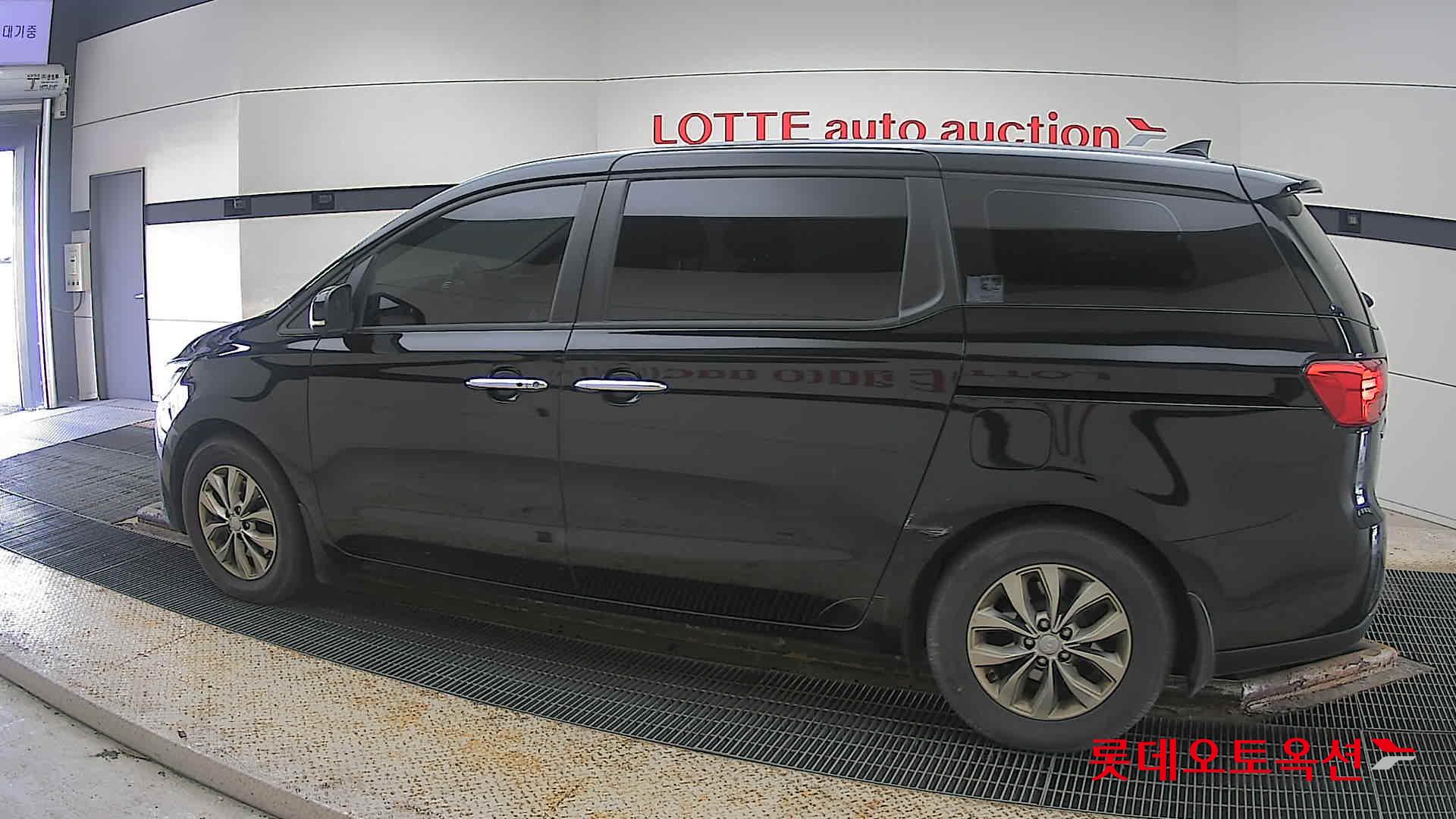 Kia Carnival id 3822947 из Кореи 11