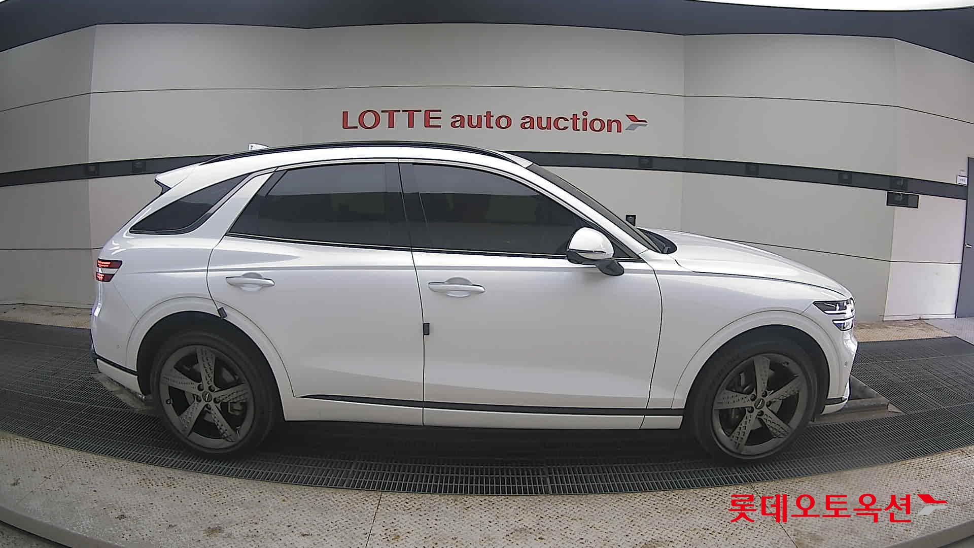 جينسس جي في 70