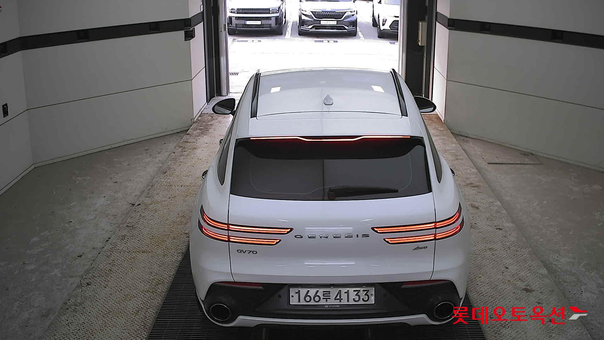 جينسس جي في 70