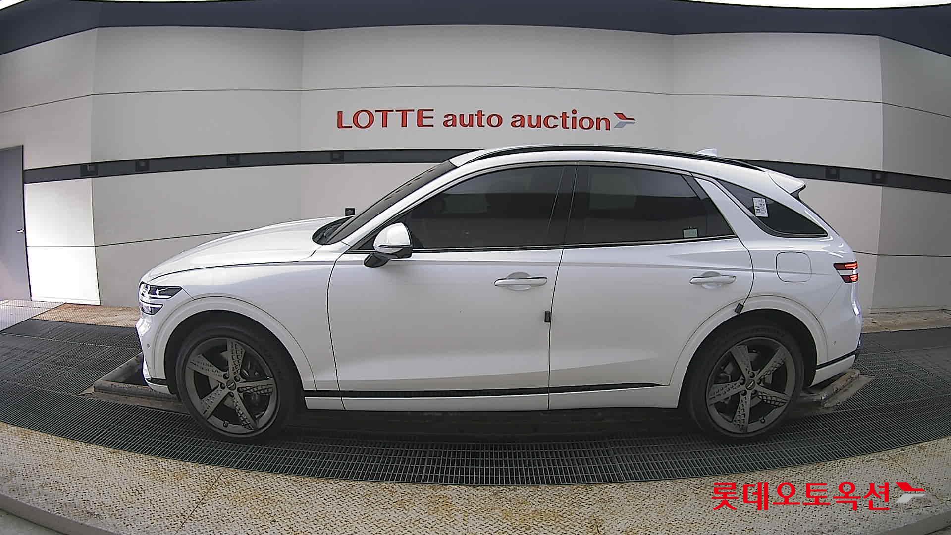 جينسس جي في 70