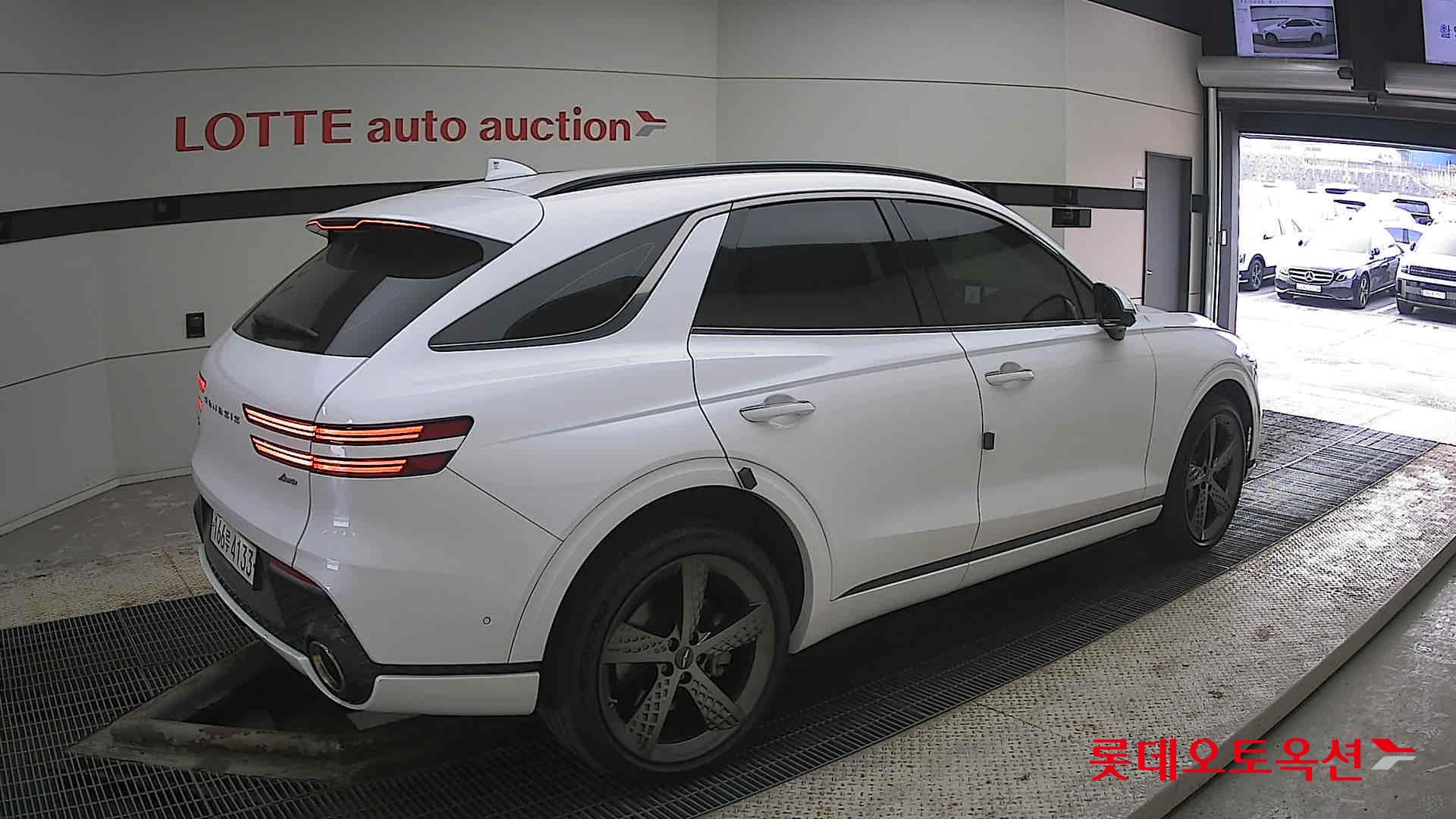 جينسس جي في 70