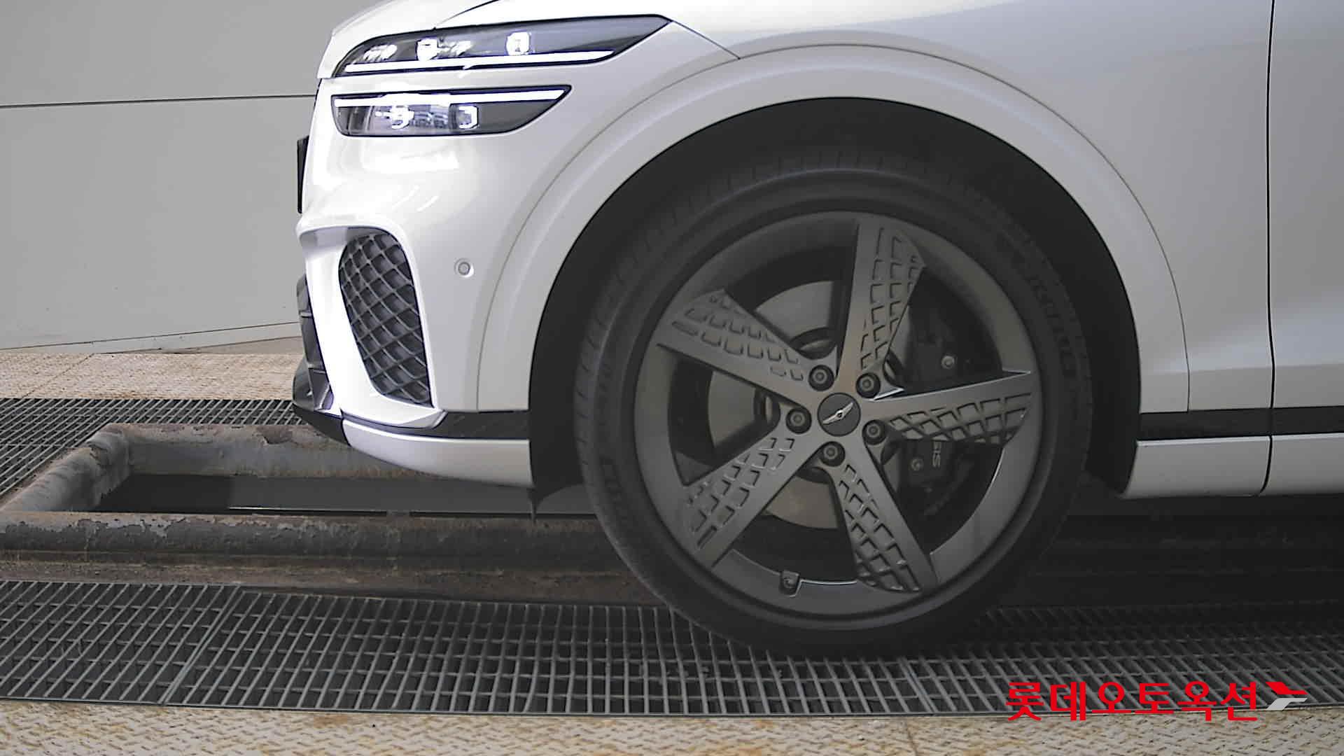 جينسس جي في 70