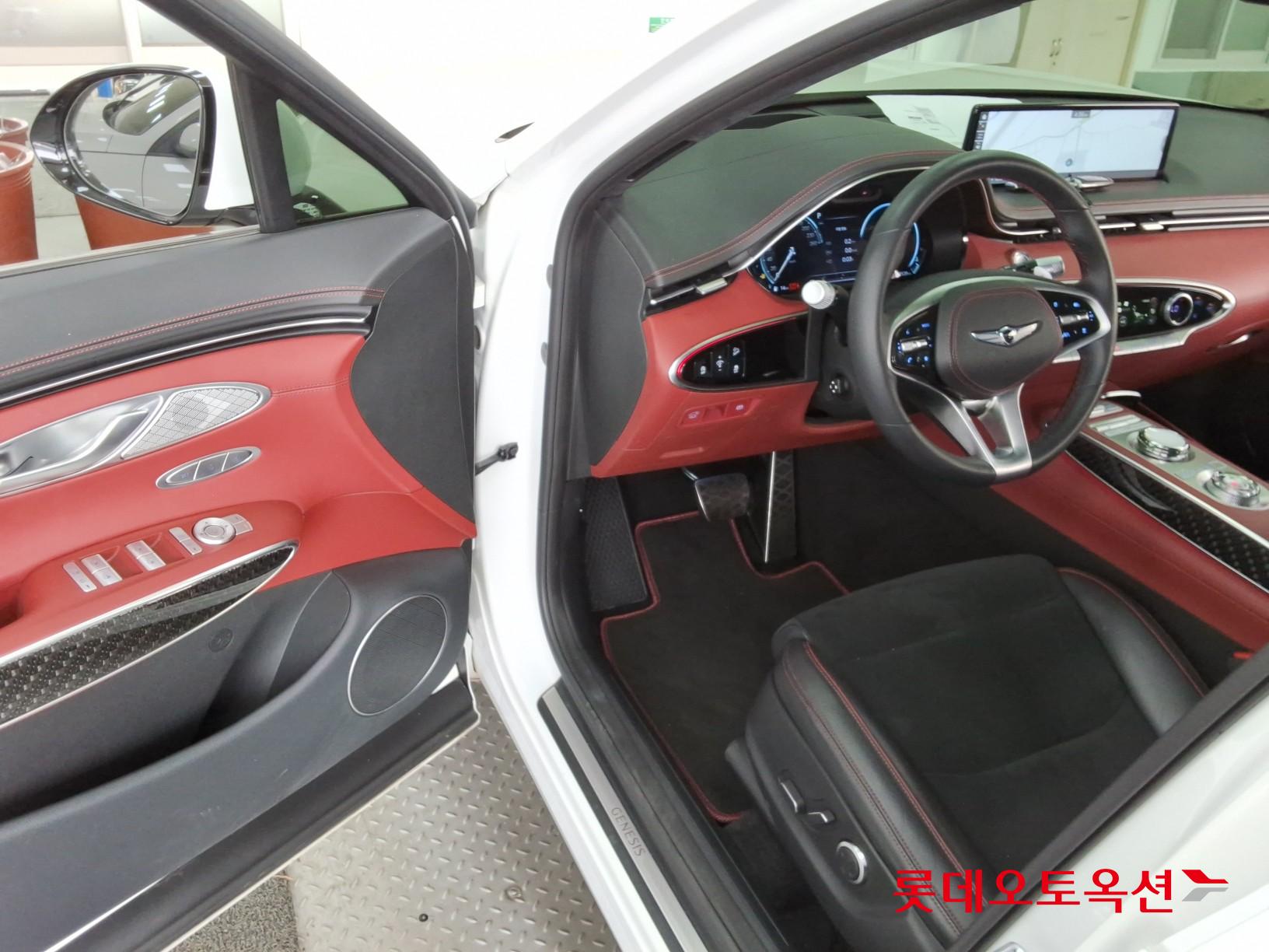 جينسس جي في 70