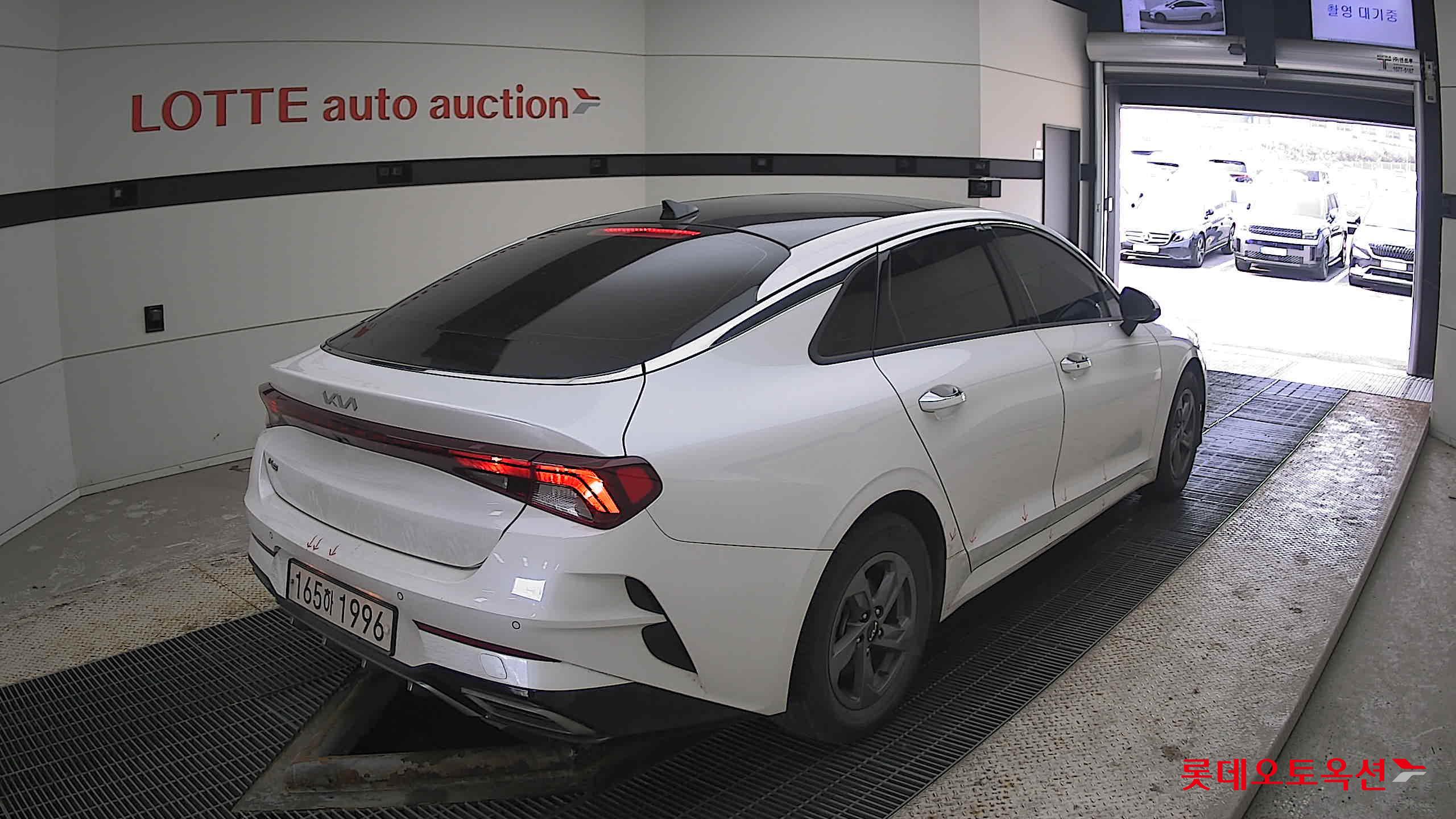 Kia K5 2022 Белый из Кореи, фото 4