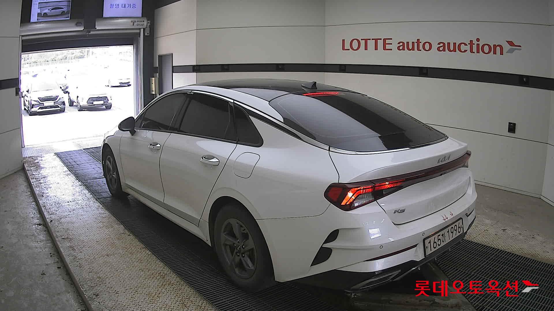 Kia K5 2022 Белый из Кореи, фото 6