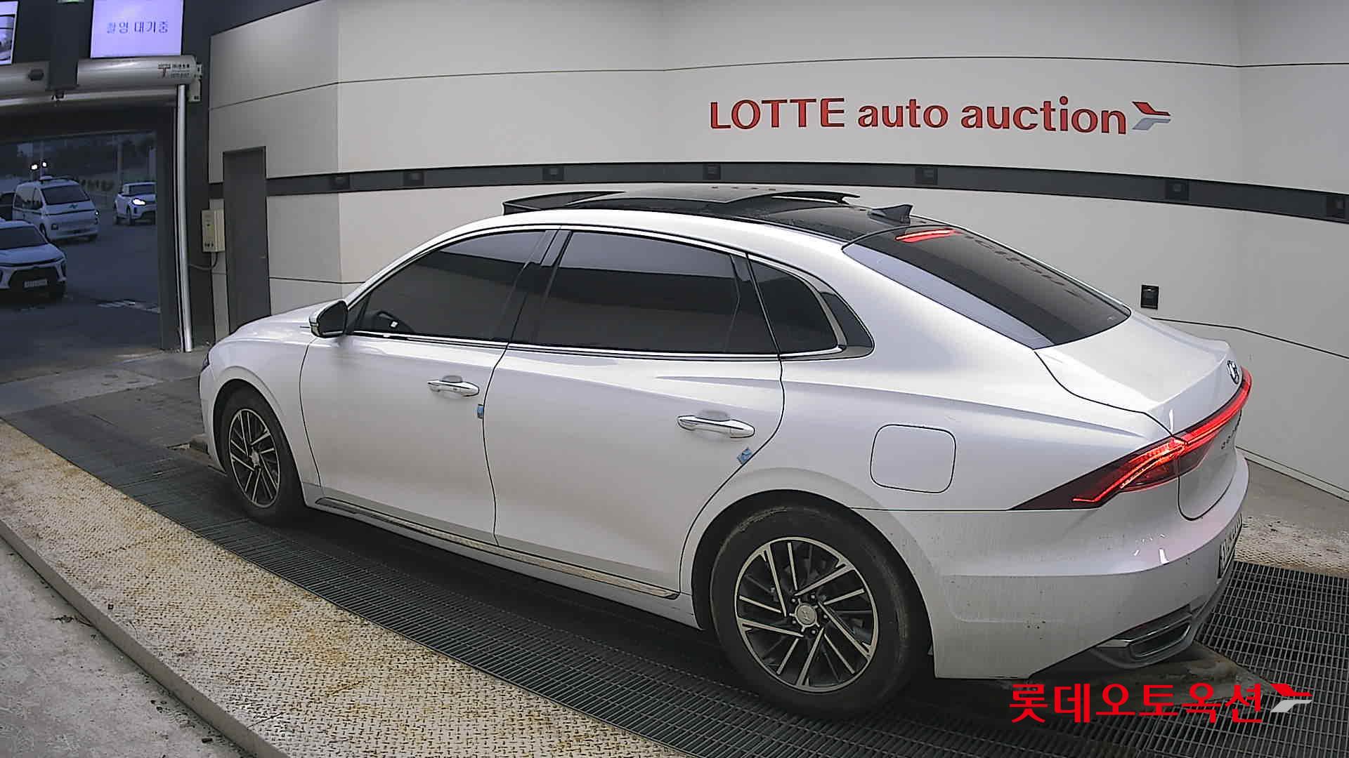 هيونداي أزيرا