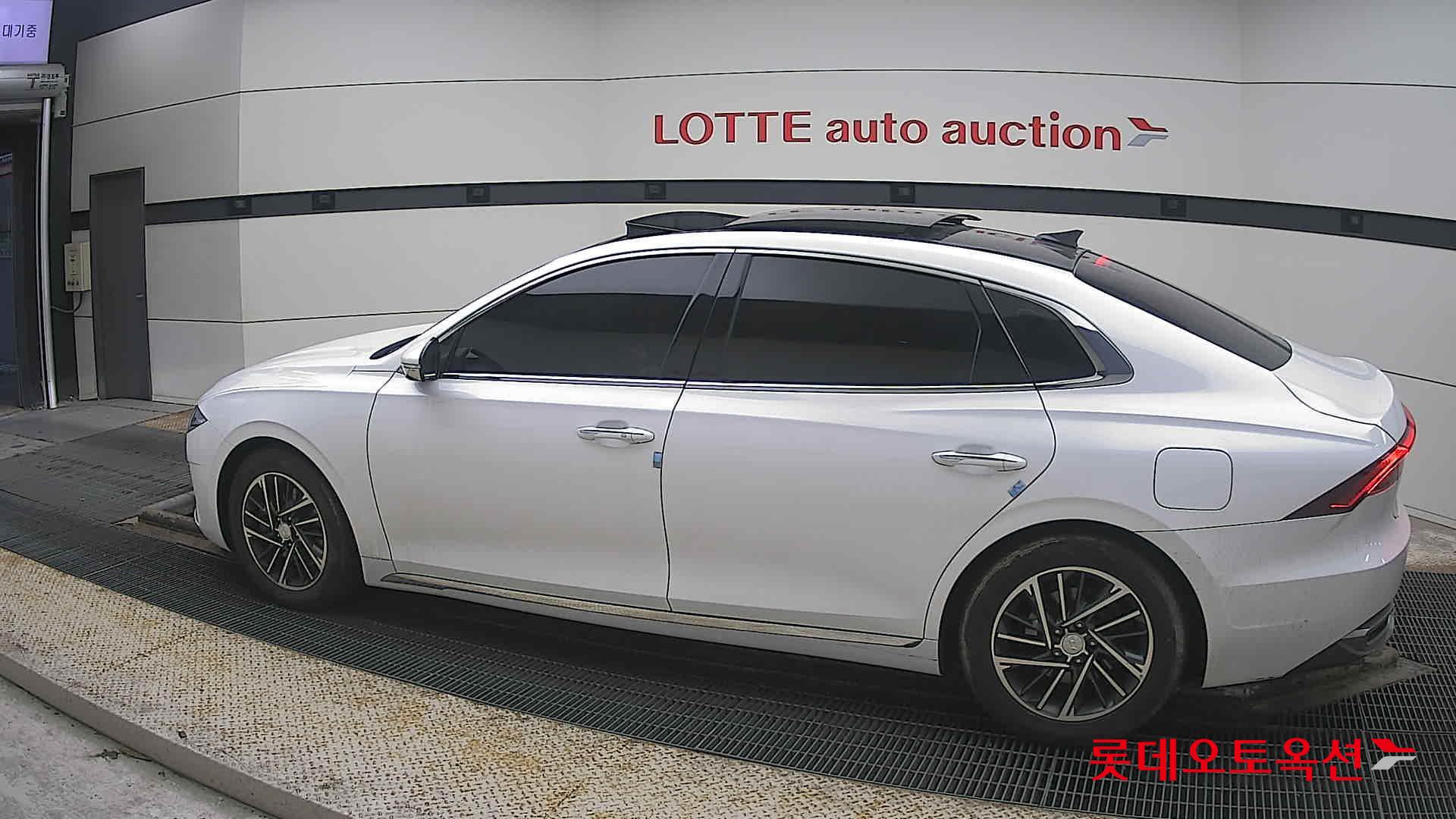 هيونداي أزيرا