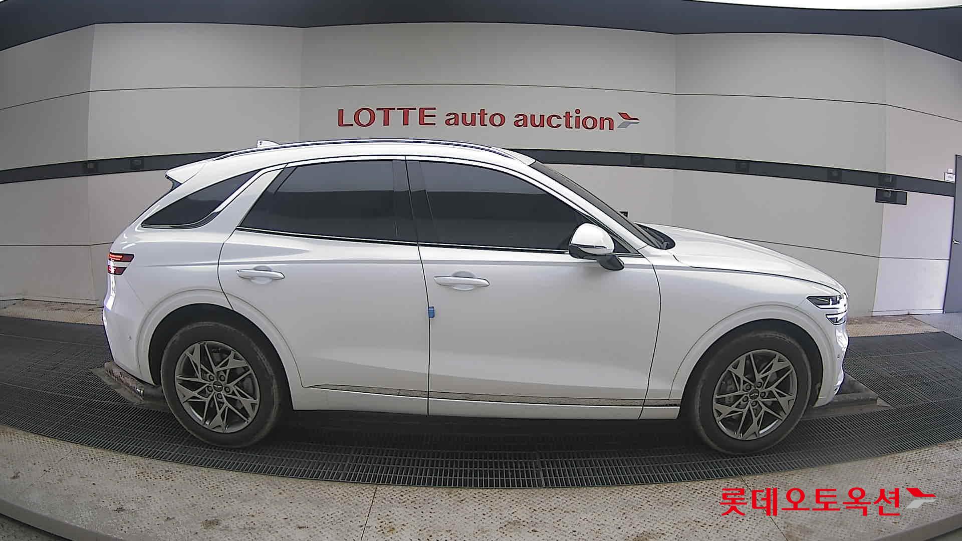 جينسس جي في 70