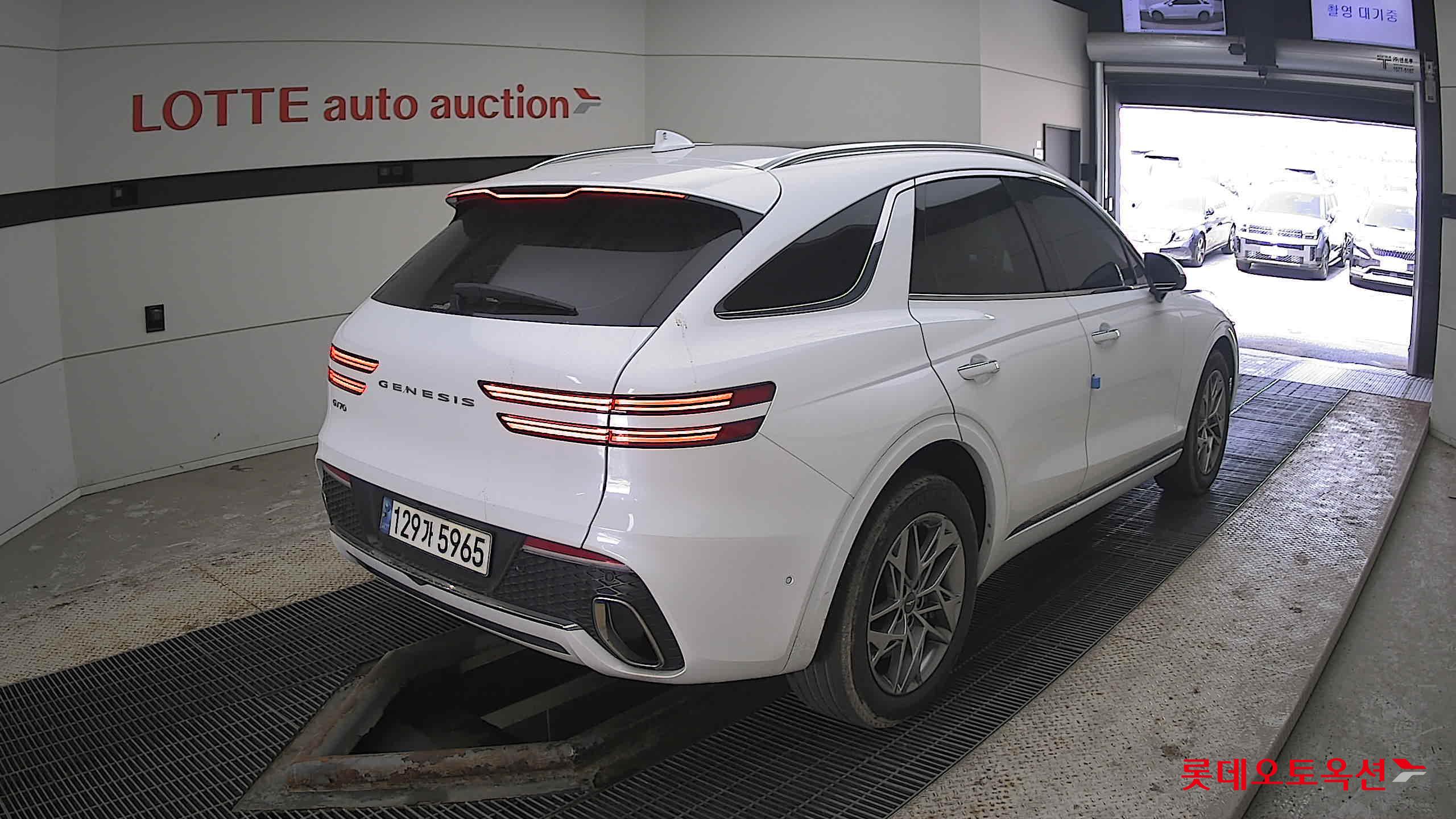 جينسس جي في 70