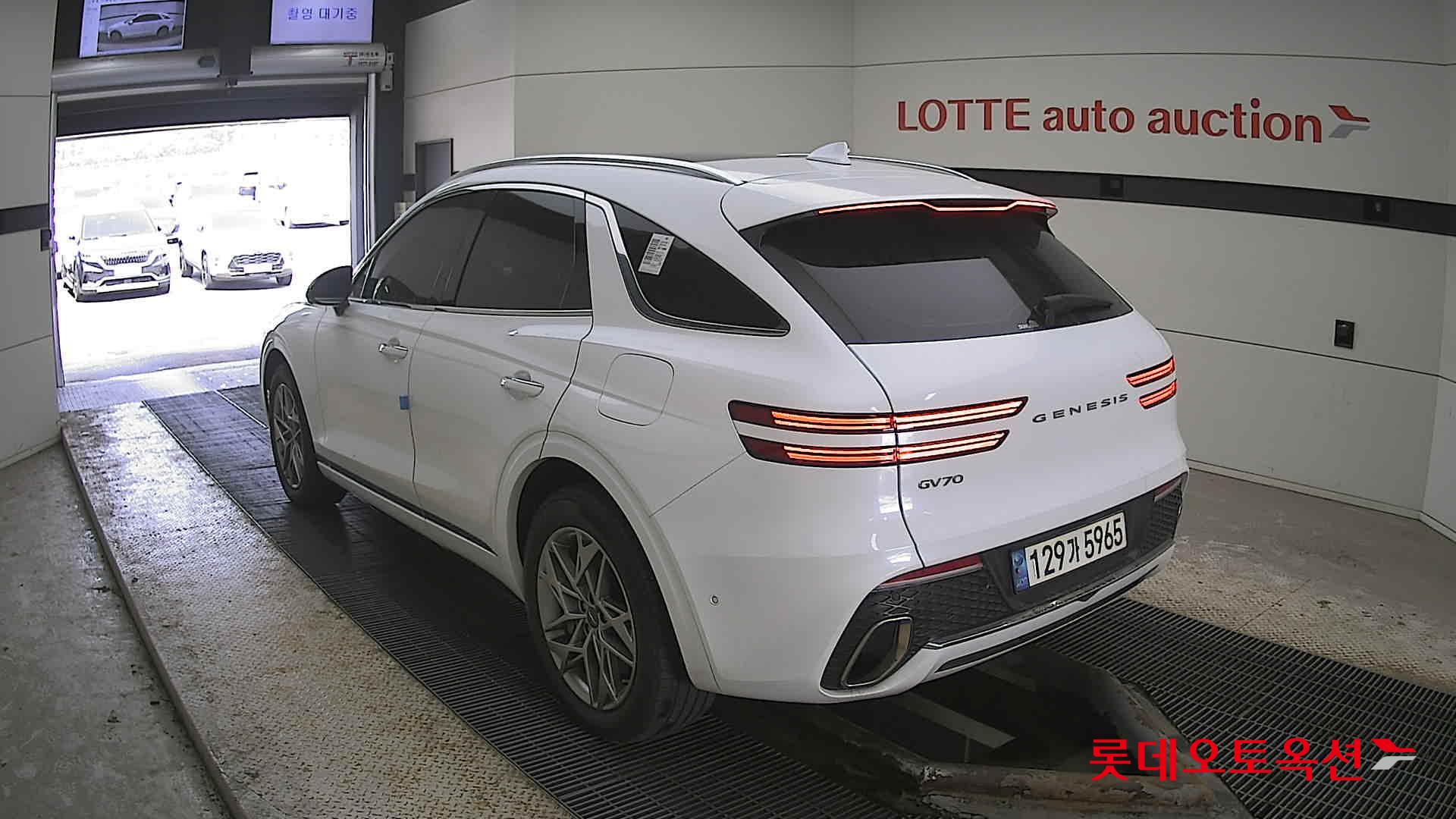 جينسس جي في 70