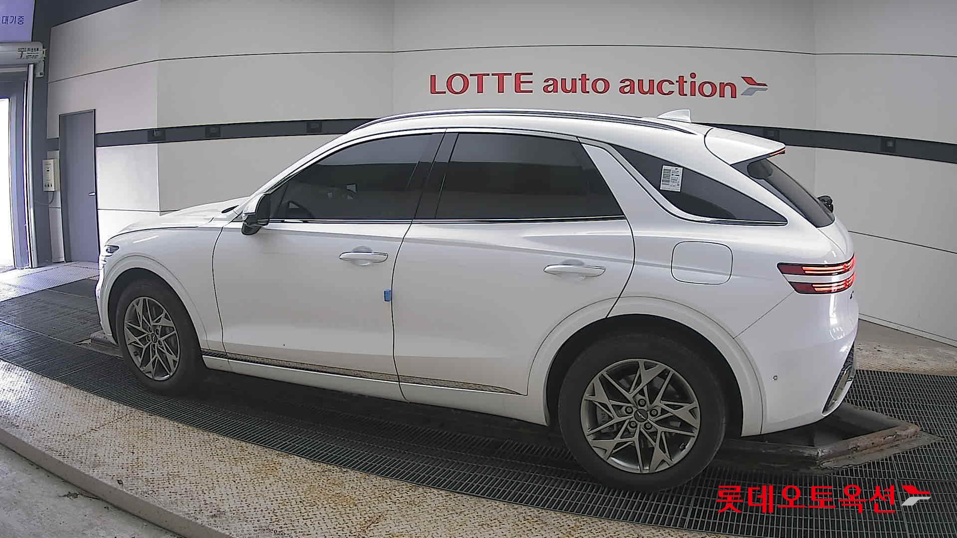 جينسس جي في 70