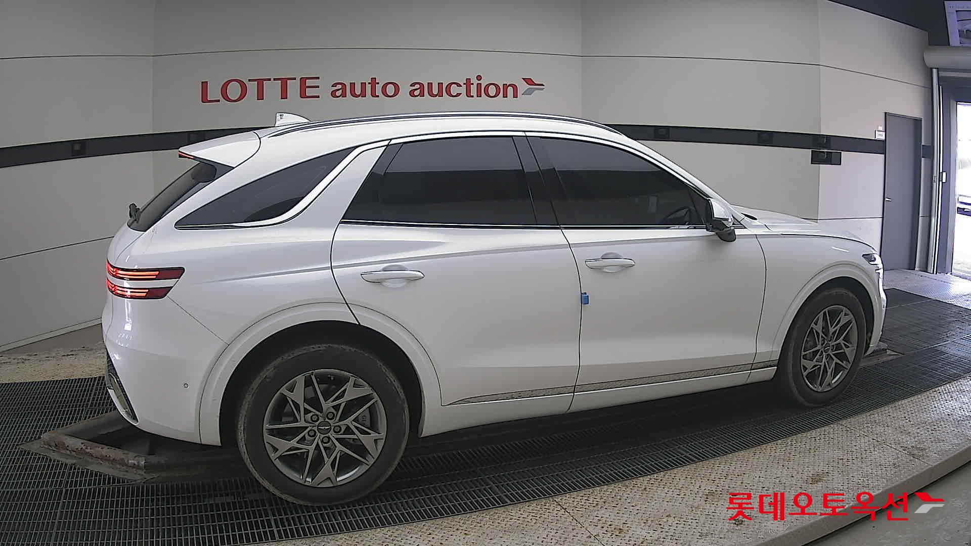 جينسس جي في 70