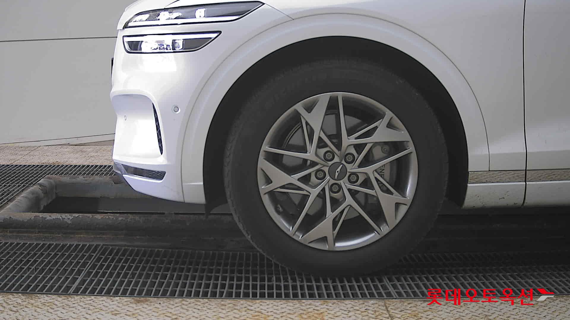 جينسس جي في 70