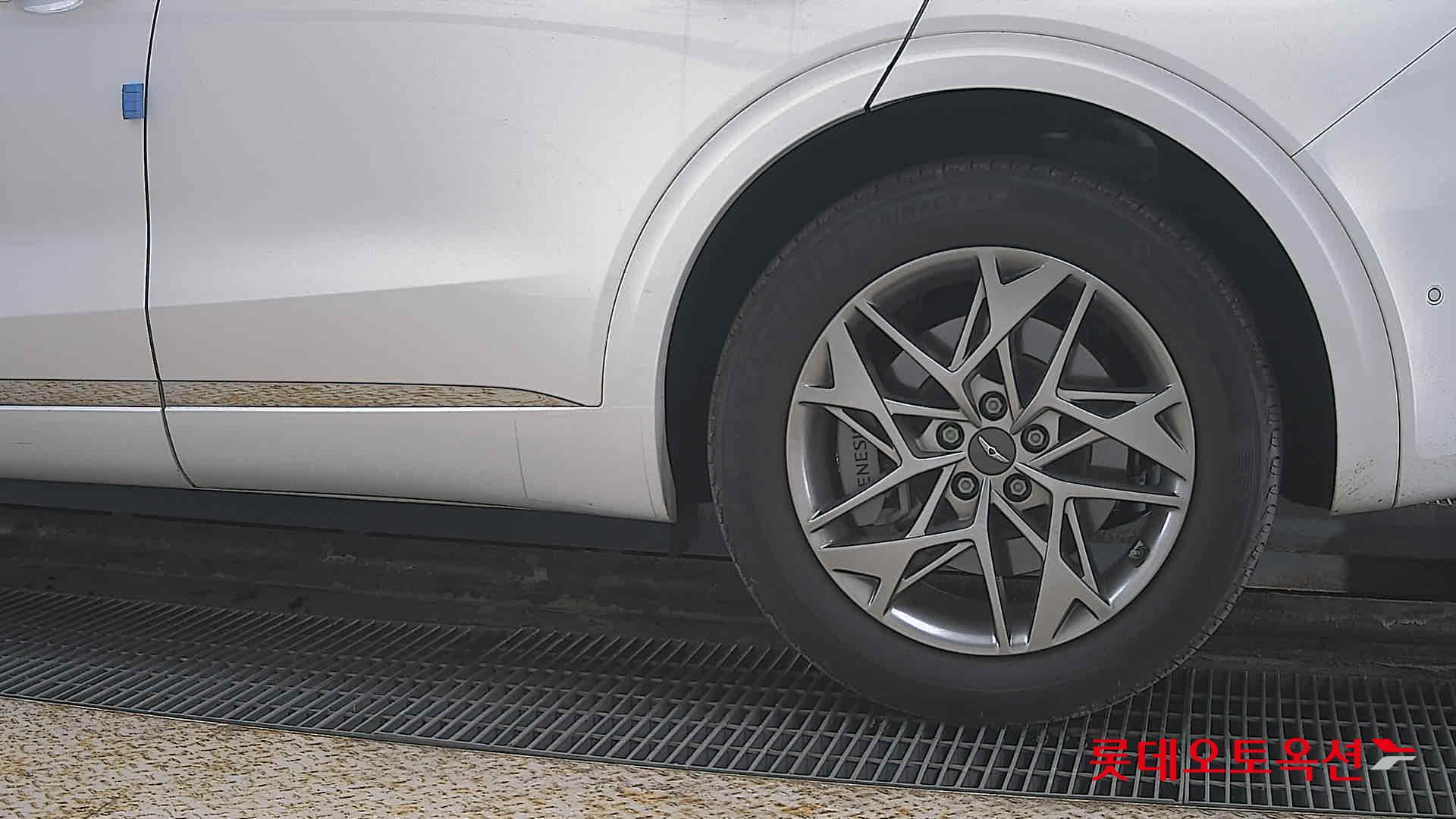 جينسس جي في 70