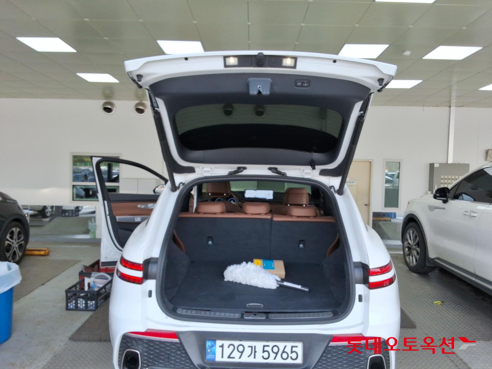 جينسس جي في 70