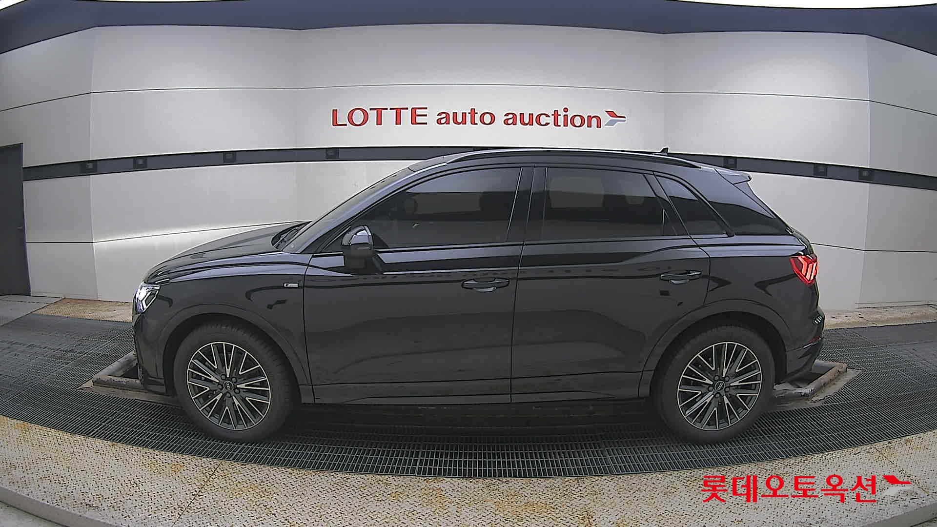 아우디 Q3 - 13
