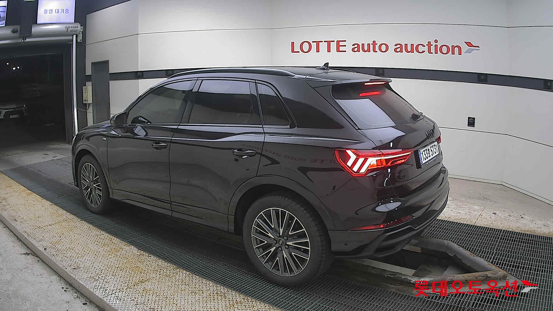 아우디 Q3 - 15