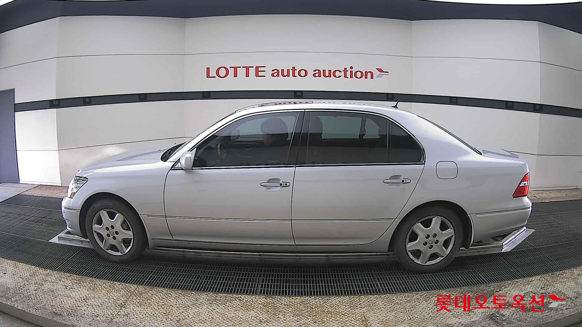 LEXUS LS - 13
