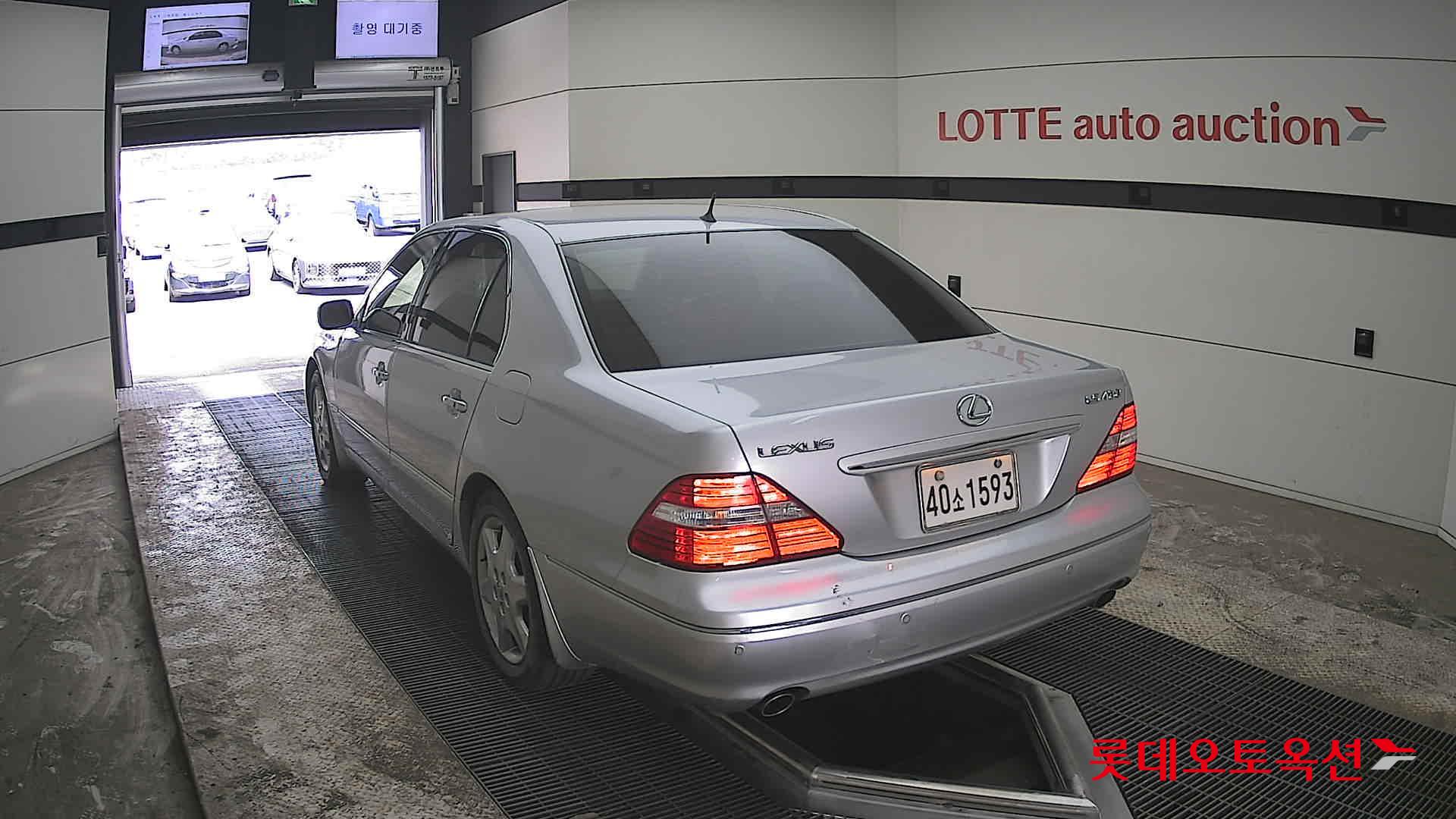 LEXUS LS - 16