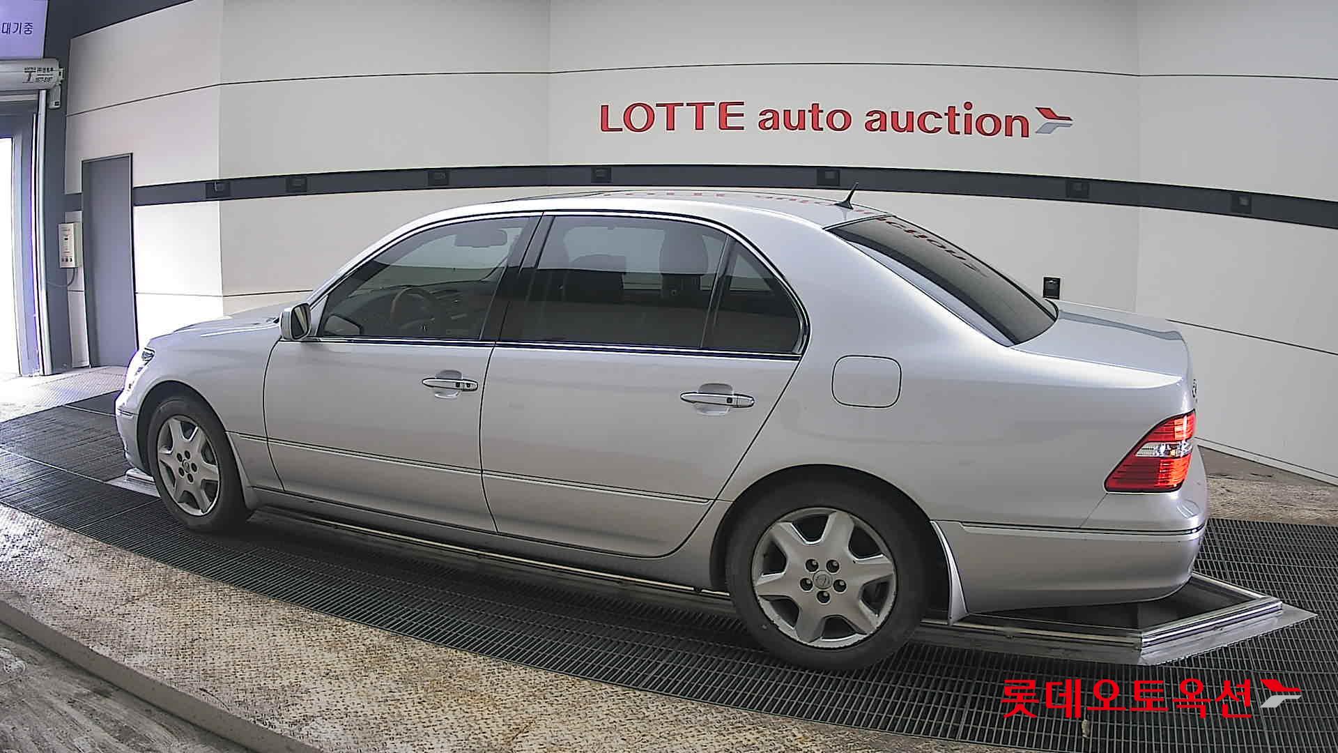 LEXUS LS - 14